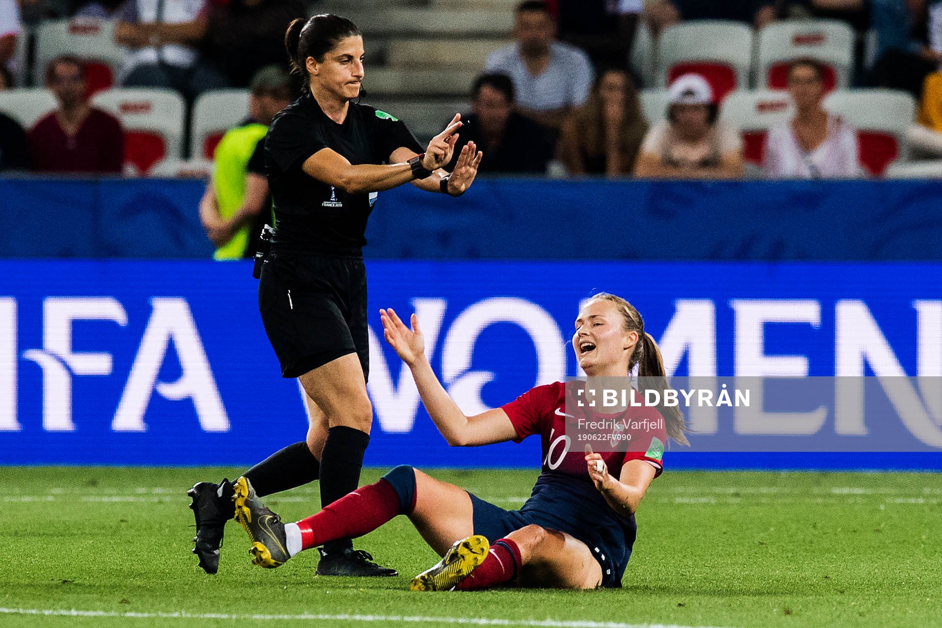 Caroline Graham Hansen of Norway reacts to Referee Reim