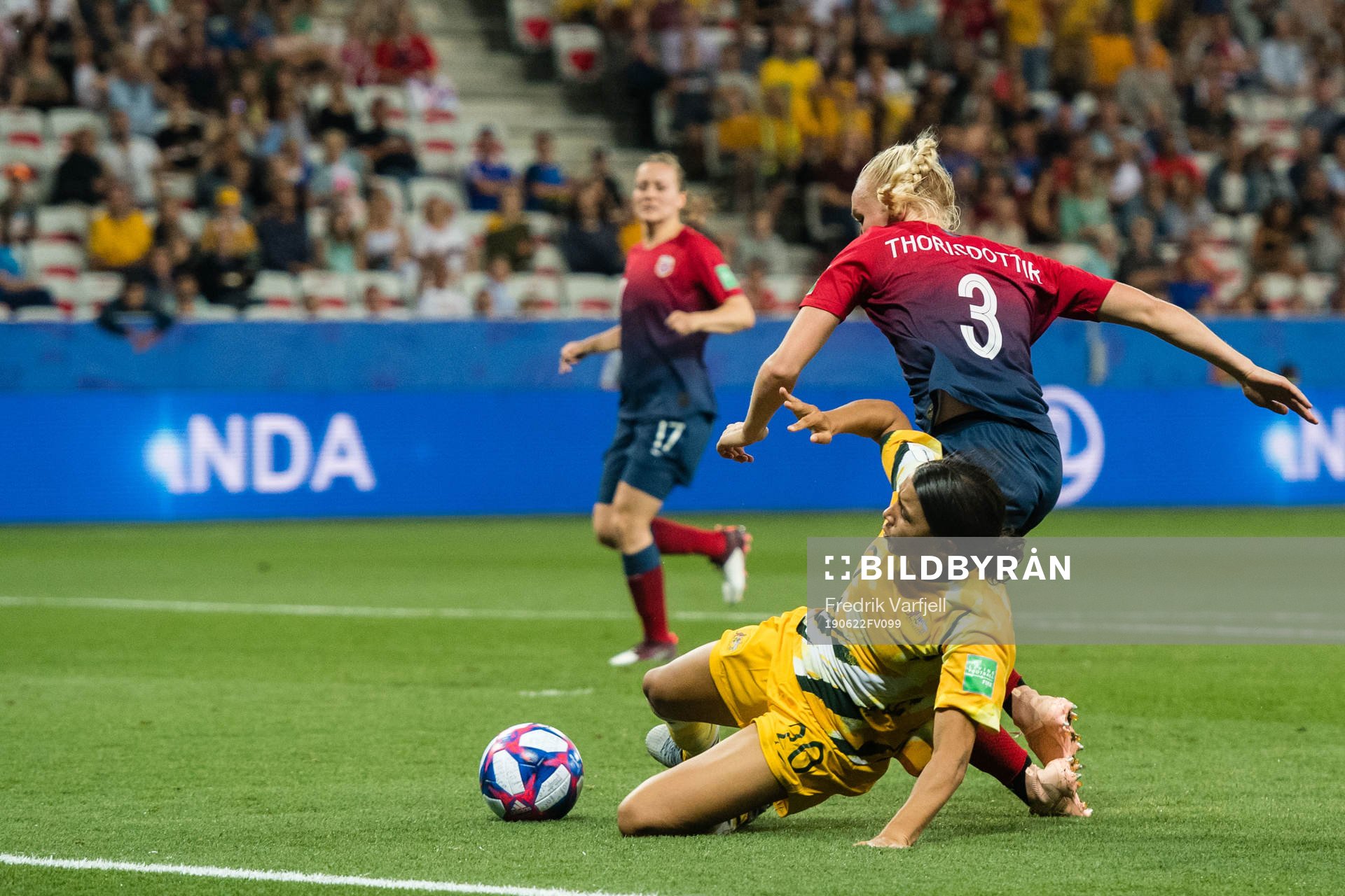 Ellie Carpenter of Australia and Maria Thorisdottir of