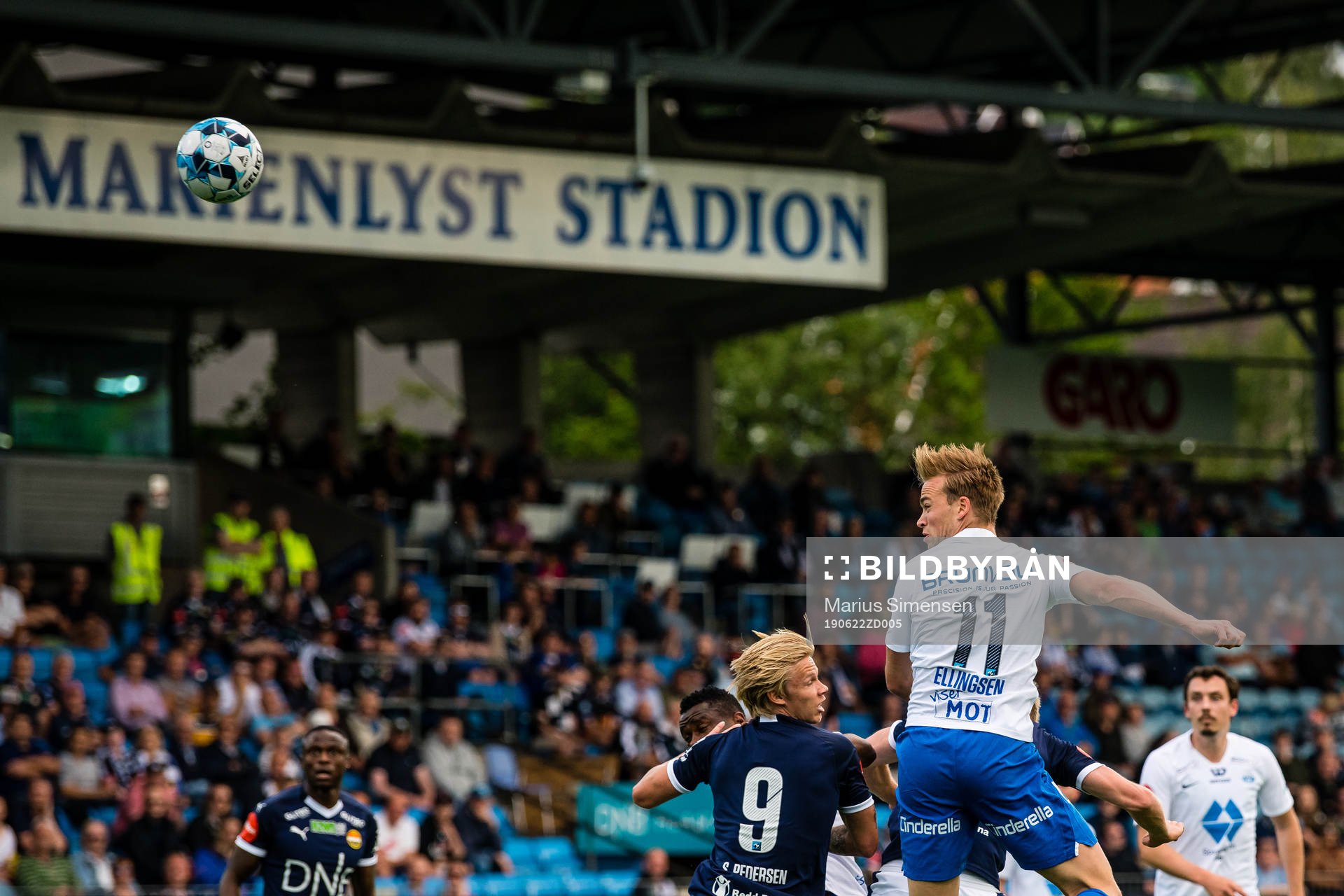 Martin Skjelbreid Ellingsen of Molde scores the 0-1 goal