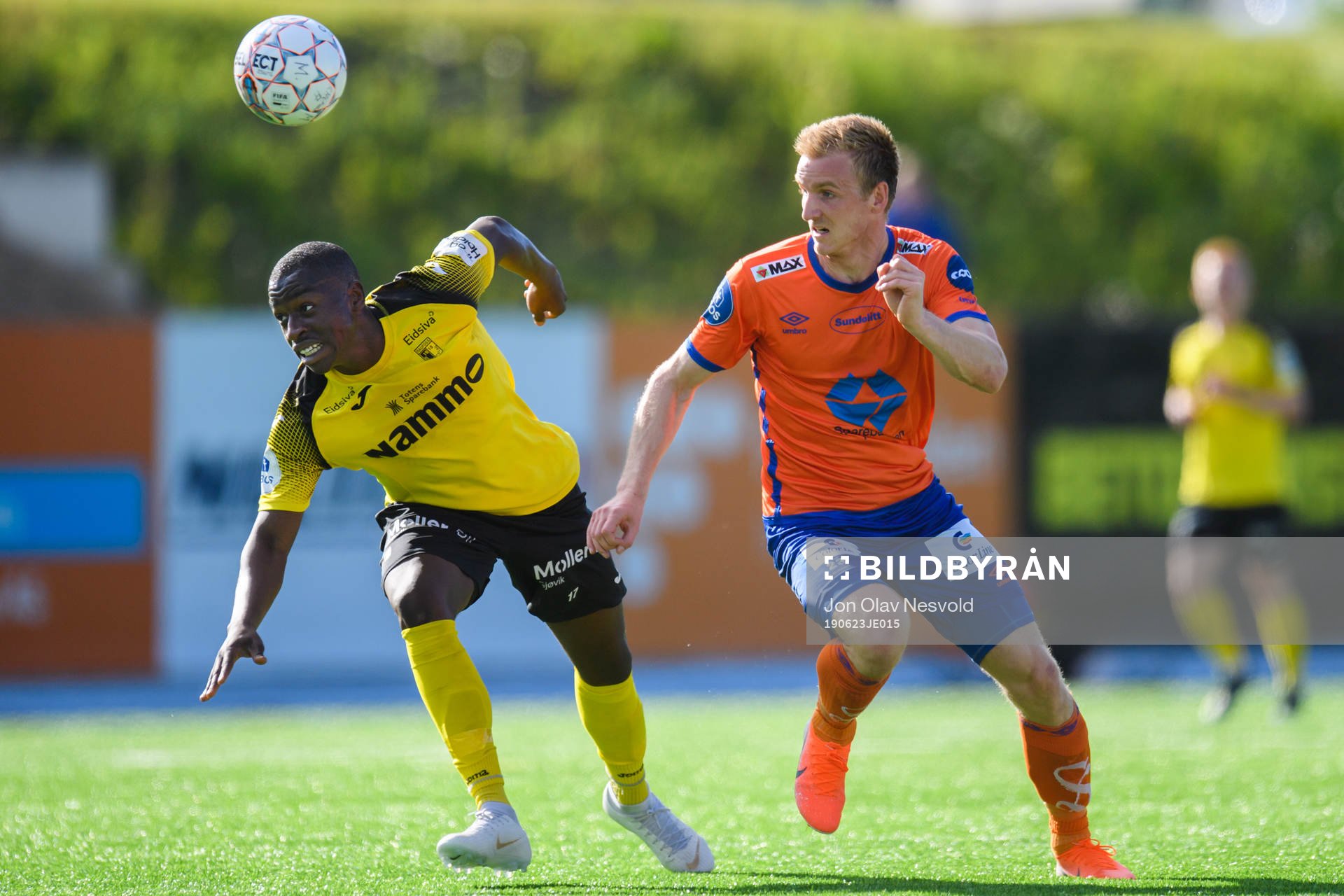 Salomon Owusu of Raufoss and Torbjørn Agdestein of Aalesund