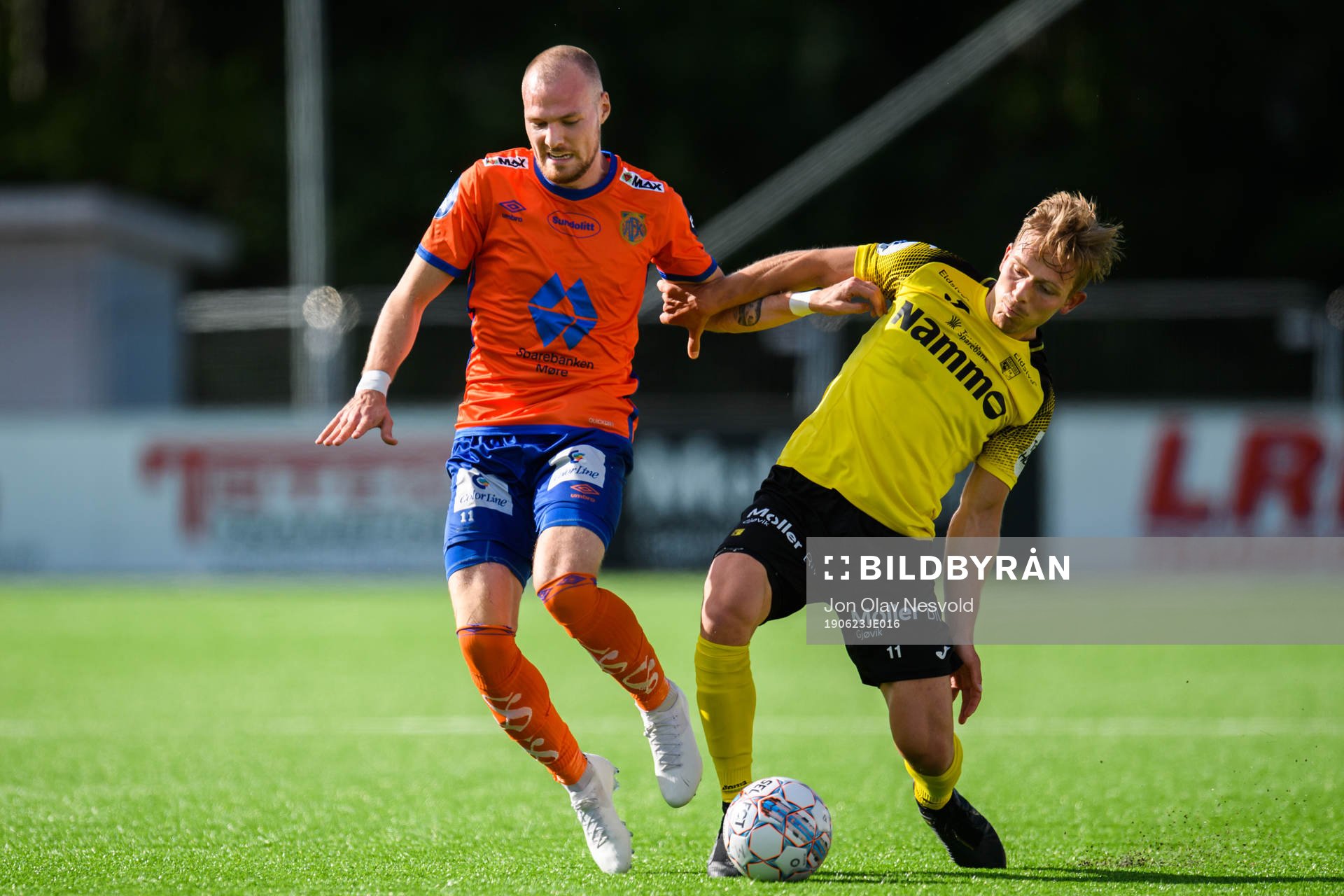Aron Elís Thrándarson of Aalesund and Mikkel Maigaard of
