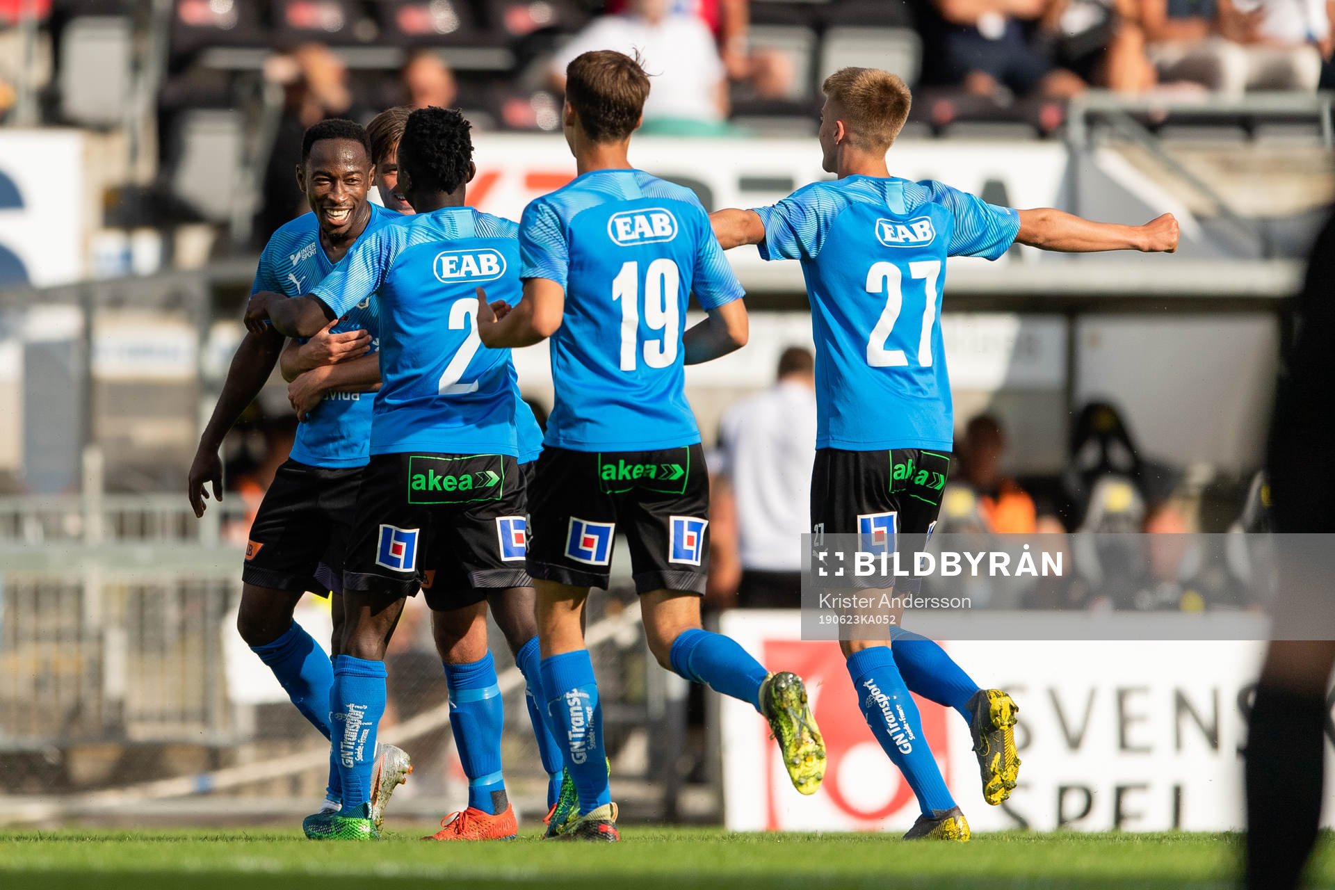 Halmstads Sadat Karim jublar med lagkamrater