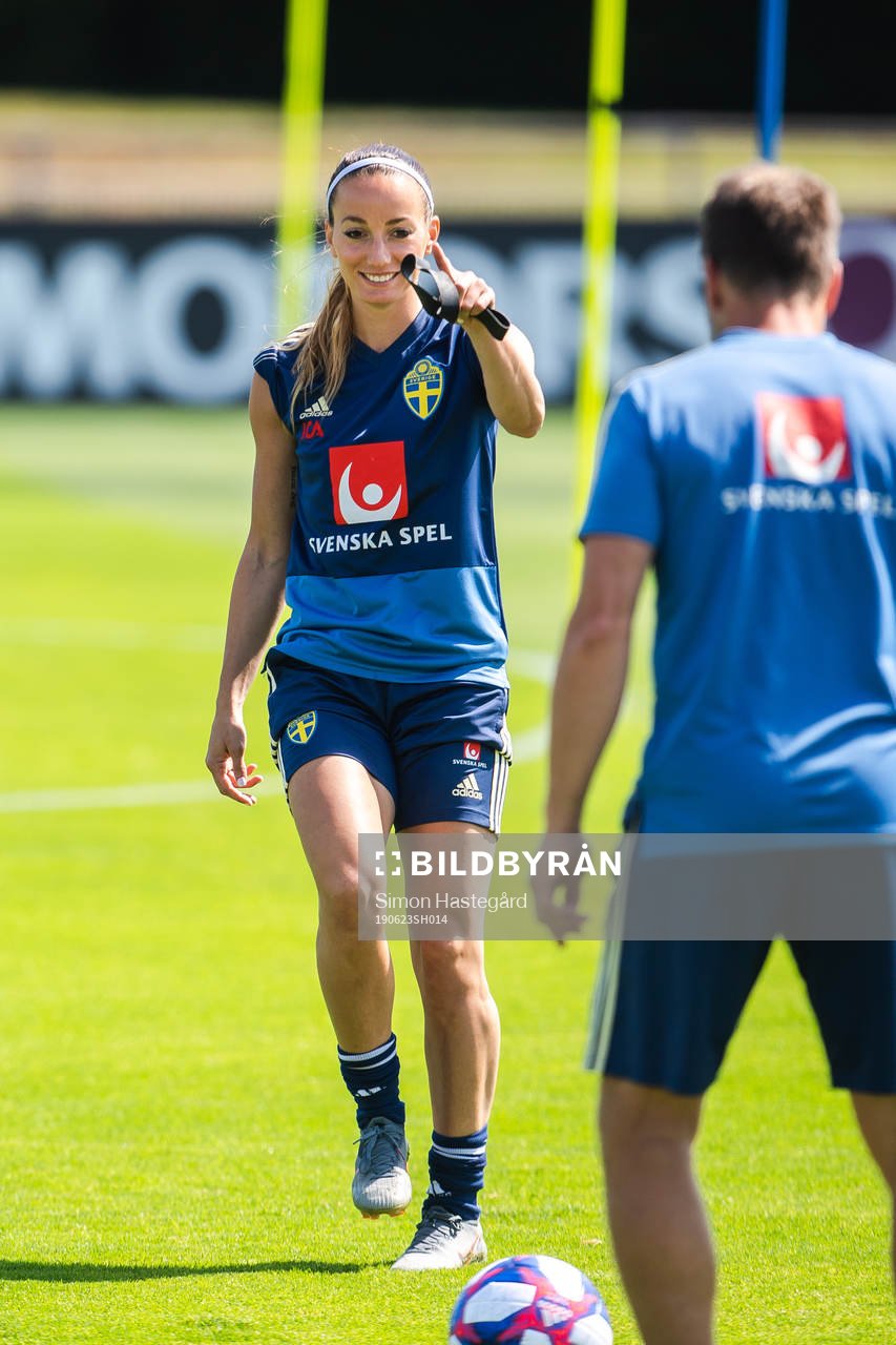 Kosovare Asllani of Sweden
