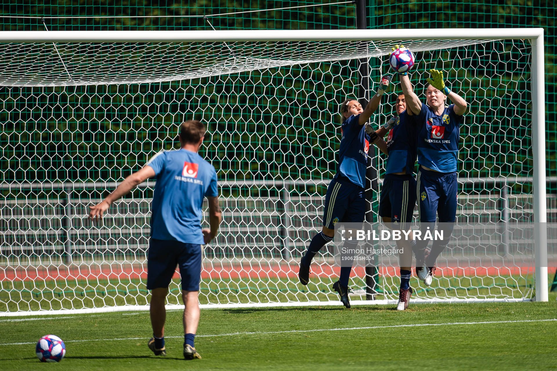 Goalkeepers Jennifer Falk , Zecira Musovic and Hedvig