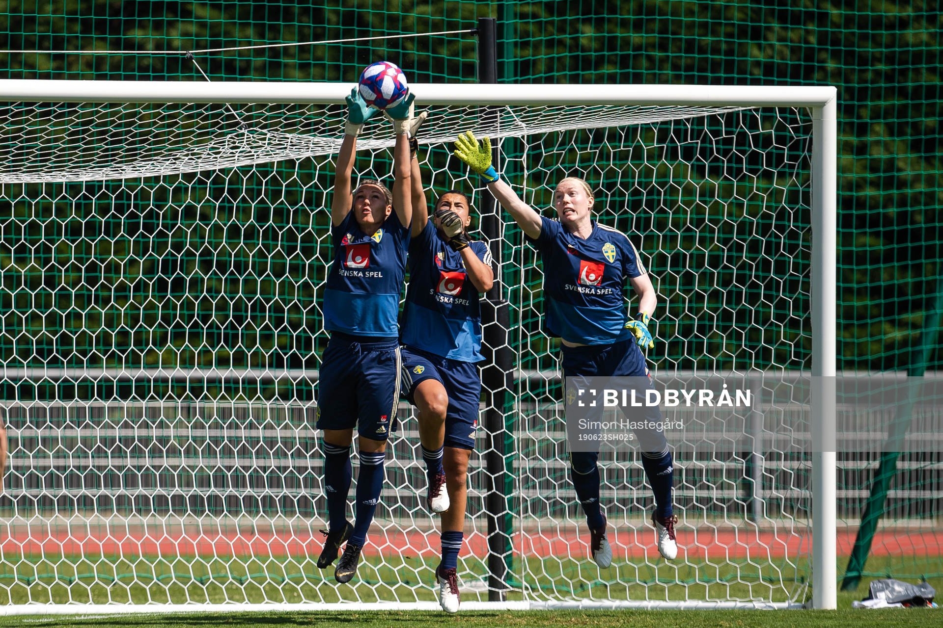 Goalkeepers Jennifer Falk , Zecira Musovic and Hedvig