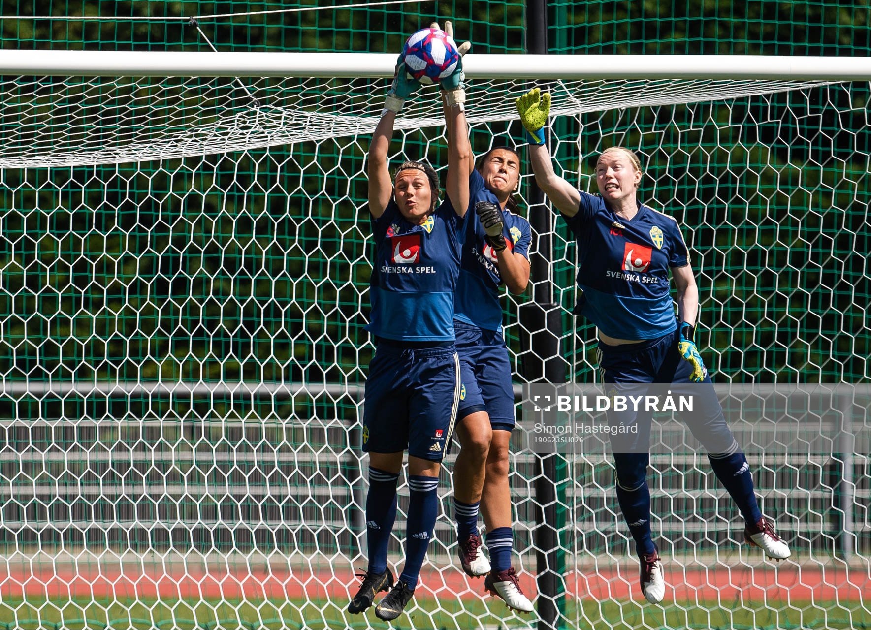 Goalkeepers Jennifer Falk , Zecira Musovic and Hedvig