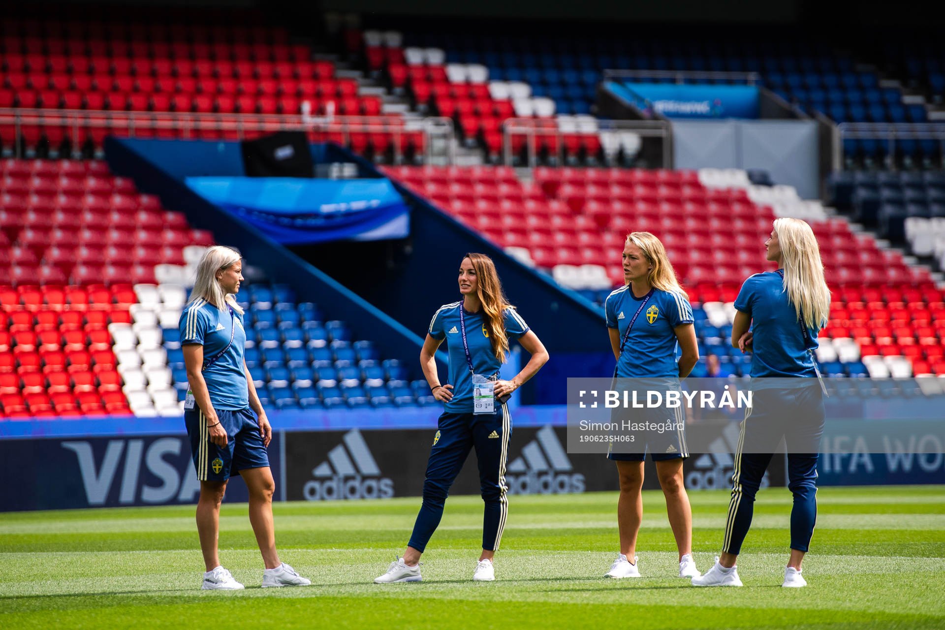 Hanna Glas Kosovare Asllani , Magdalena Eriksson and Sofia