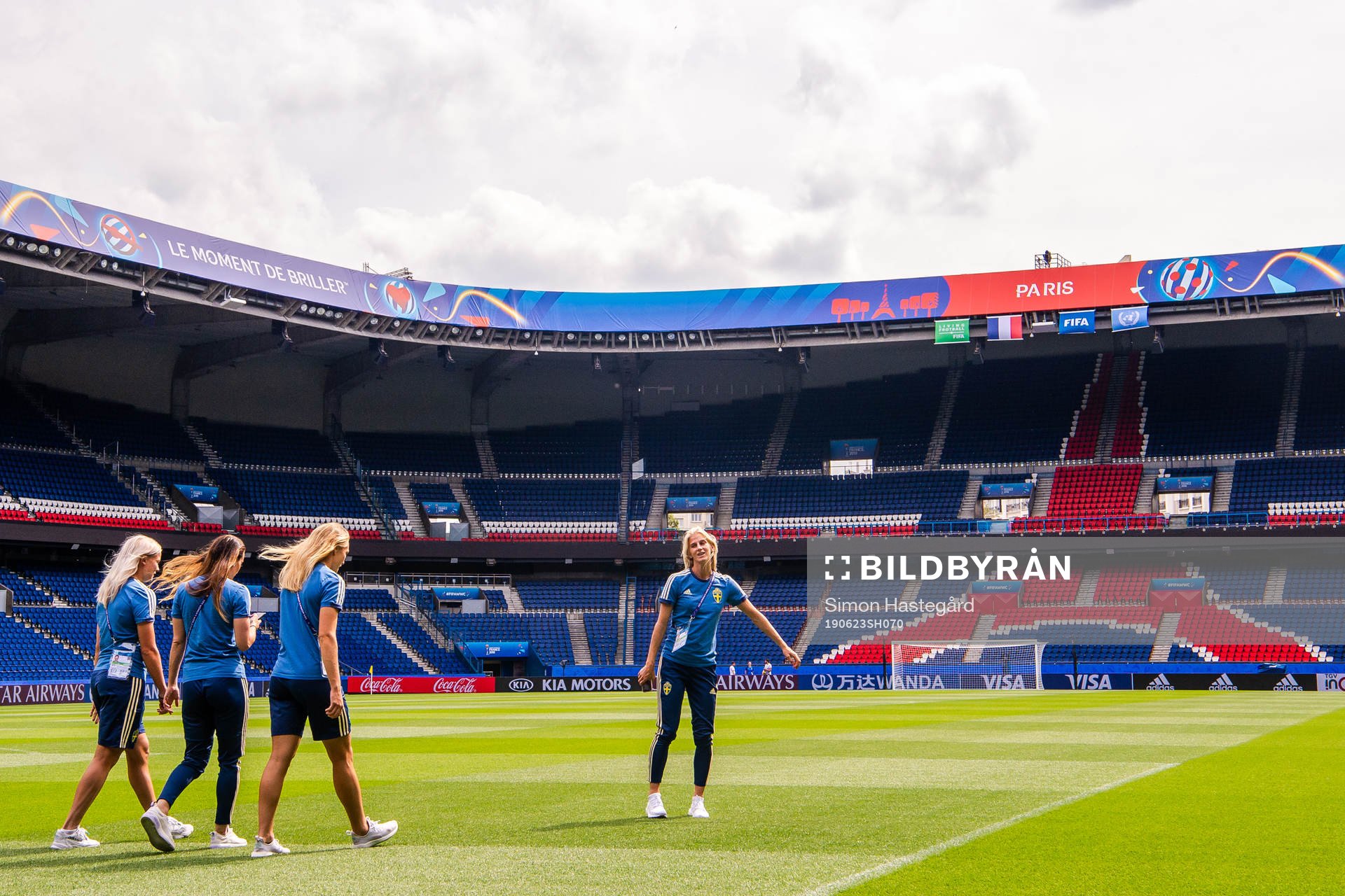 Hanna Glas, Kosovare Asllani , Magdalena Eriksson and Sofia
