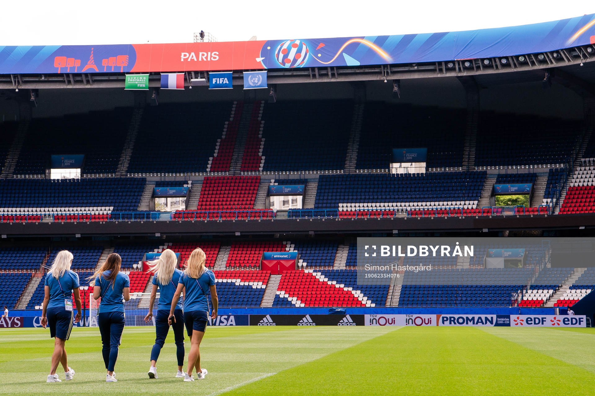 Hanna Glas, Kosovare Asllani , Magdalena Eriksson and Sofia