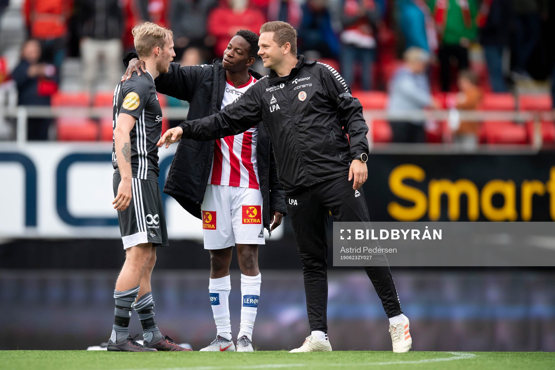 Gjermund Åsen of Rosenborg and Mushaga Bakenga of Tromsø