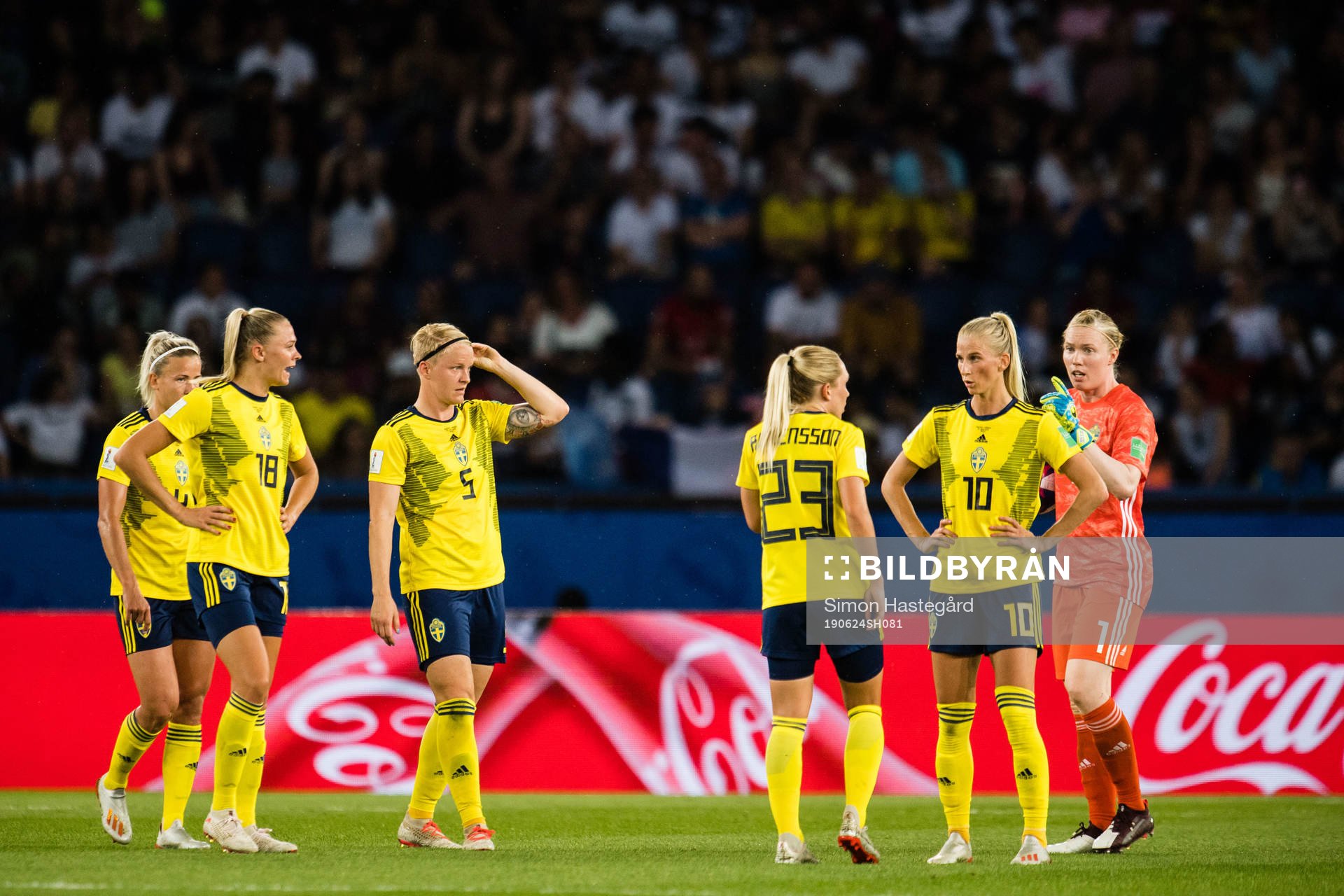 Players of Sweden looks dejected
