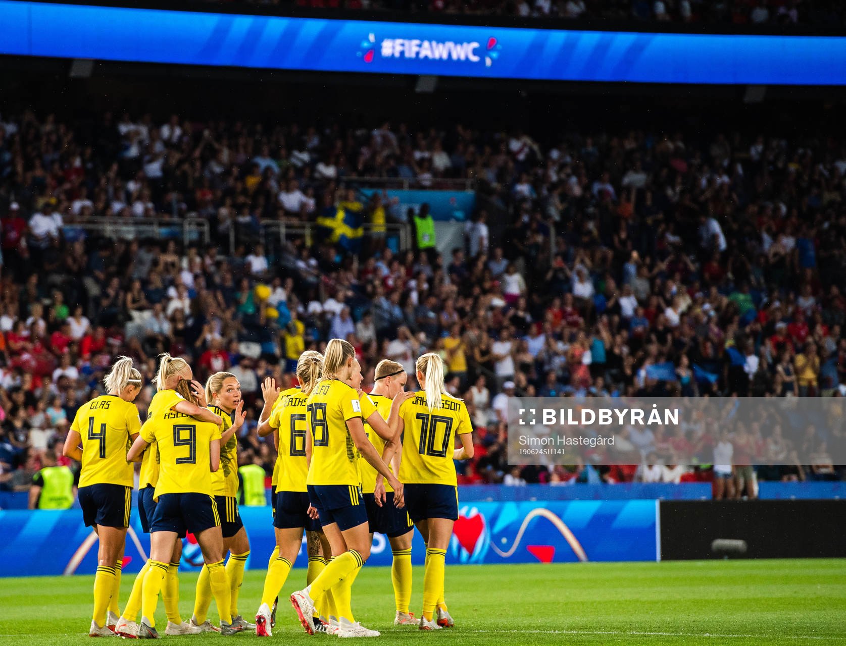 Players of Sweden celebrate the 1-0 goal