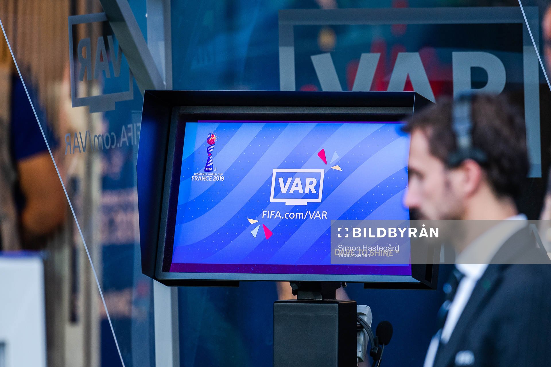 VAR-Screen