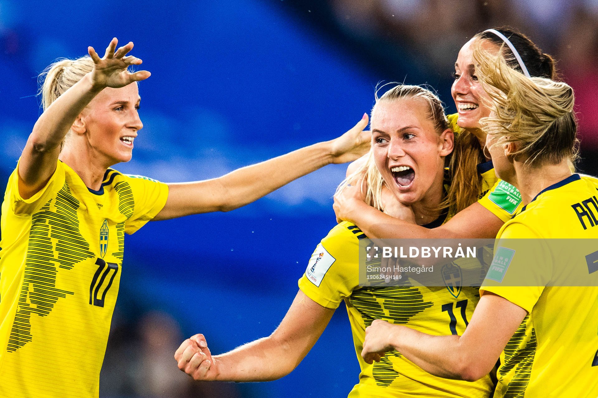 Sofia Jakobsson, Kosovare Asllani and of Sweden Fridolina