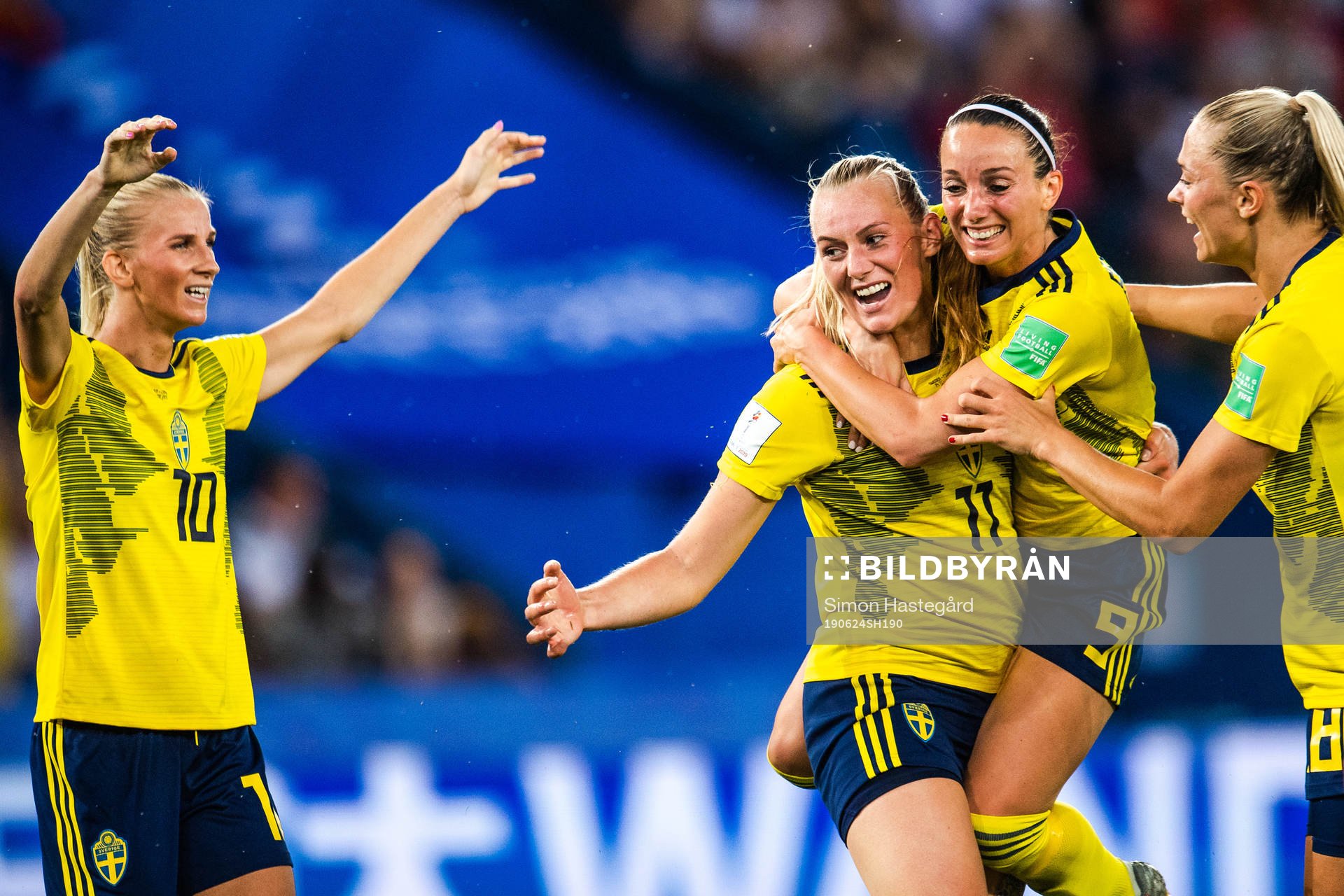 Sofia Jakobsson, Kosovare Asllani and of Sweden Fridolina