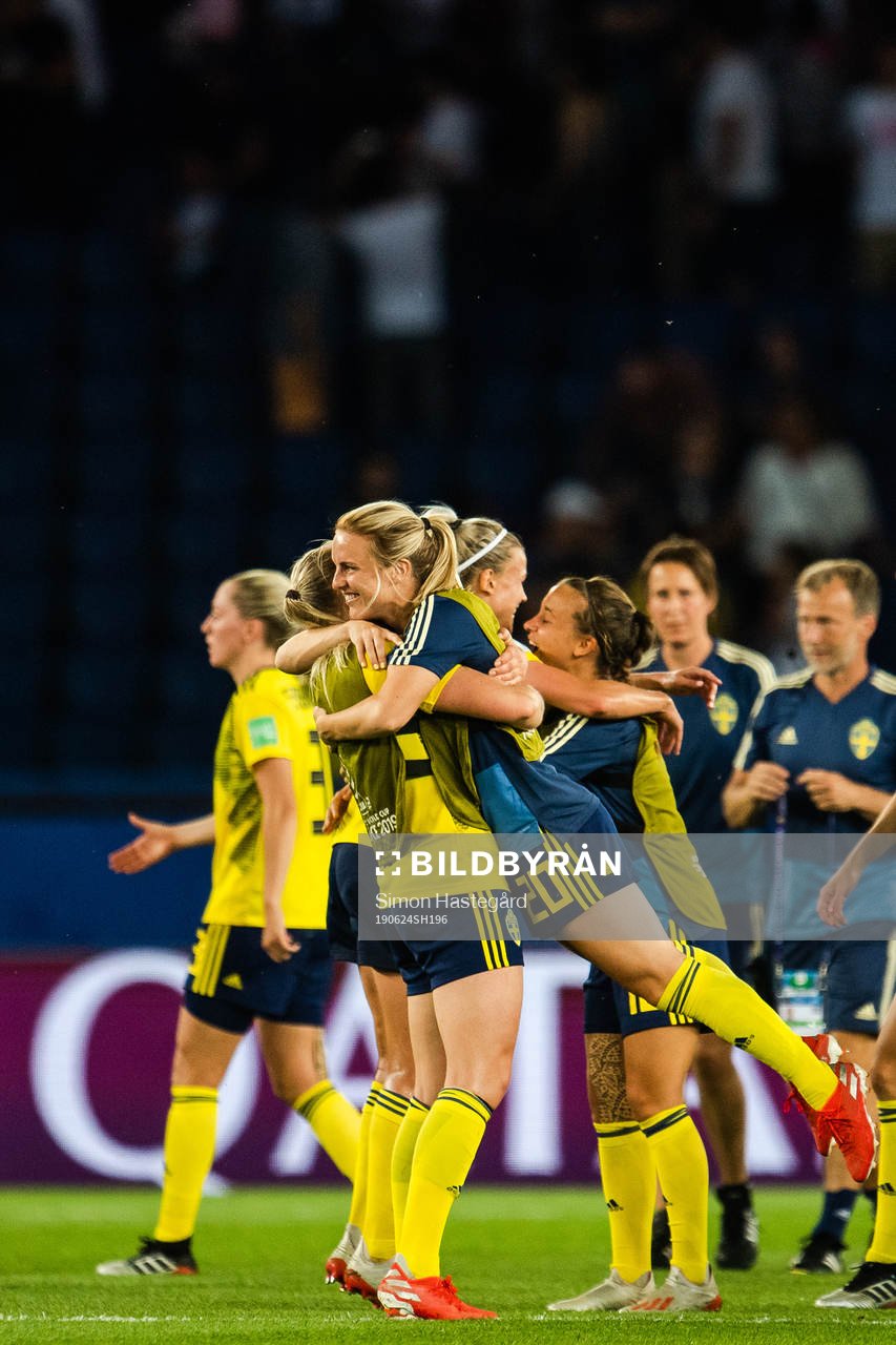 Mimmi Larsson of Sweden celebrate