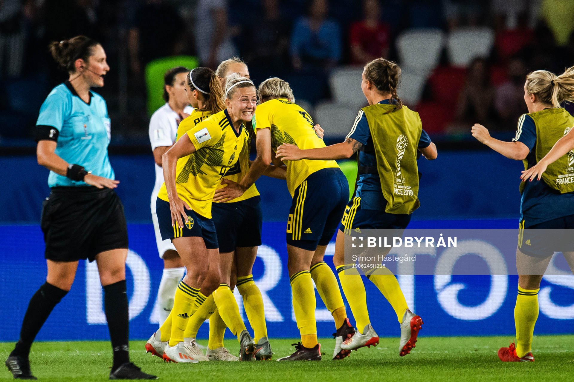 Magdalena Eriksson and Julia Zigiotti Olme of Sweden celebrate after the FIFA Women´s World Cup round of sixteen match between Sweden and Canada on June 24, 2019 in Paris.