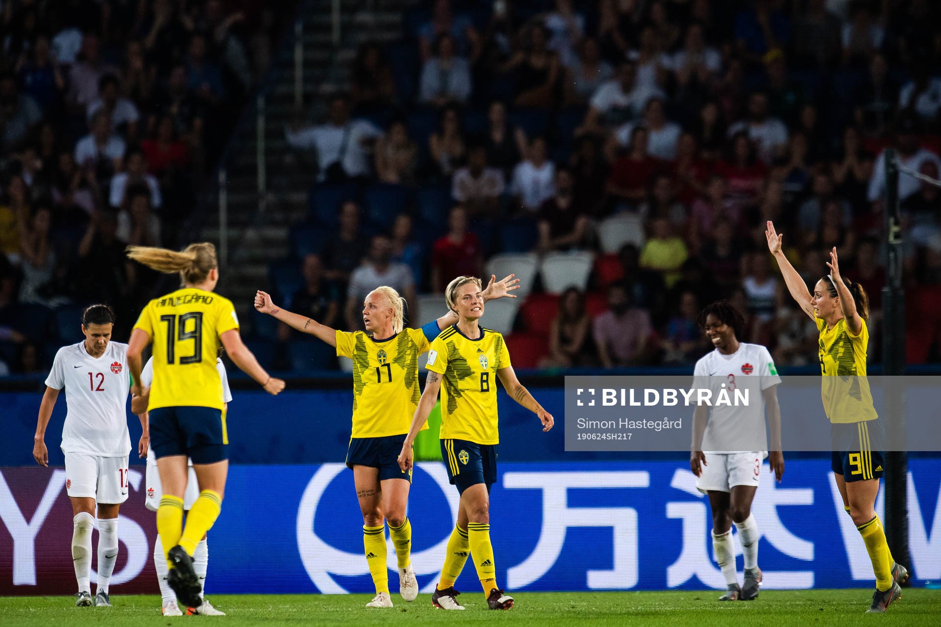 Anna Anvegård, Caroline Seger , Lina Hurtig and Kosovare