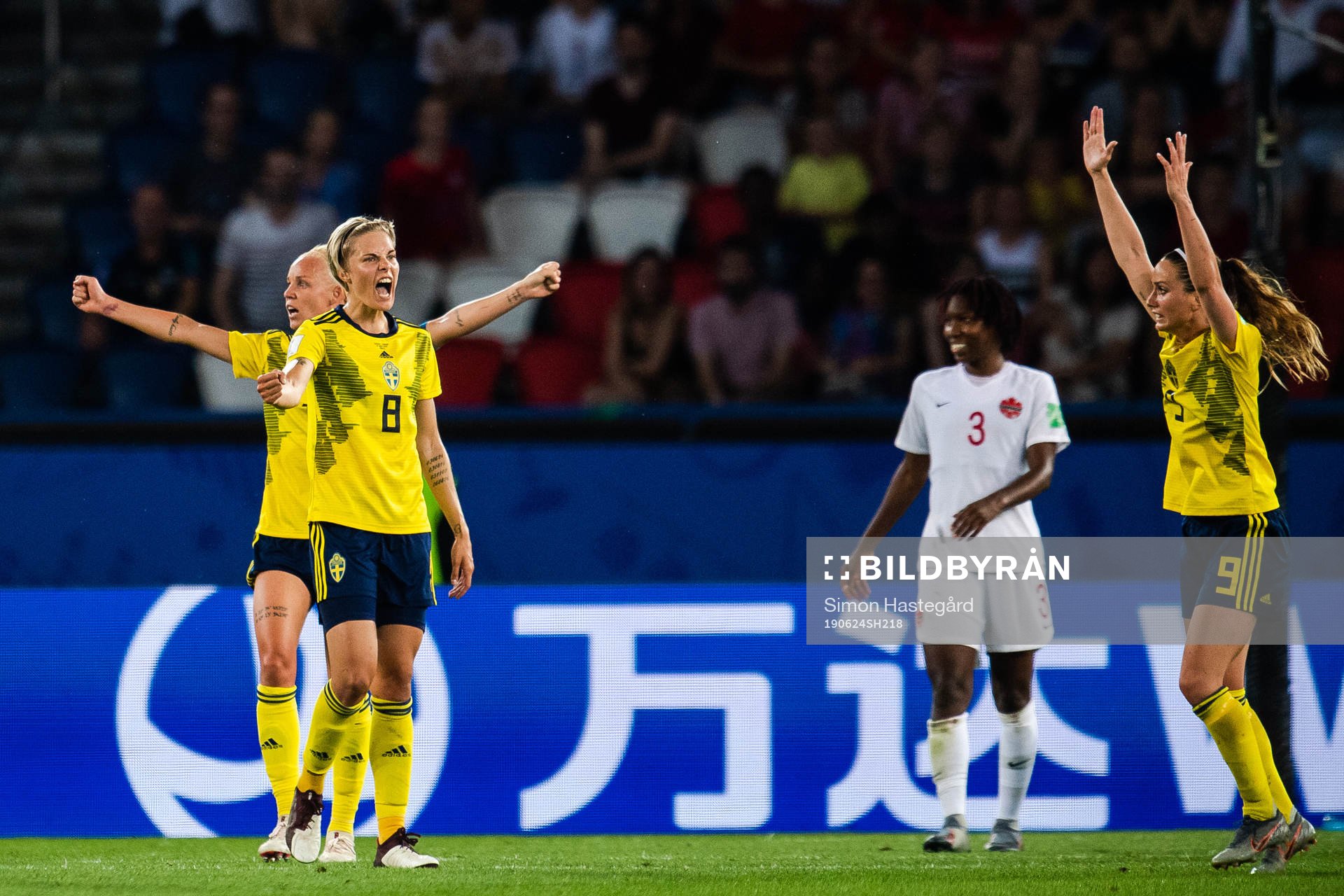 Lina Hurtig and Kosovare Asllani of Sweden celebrate
