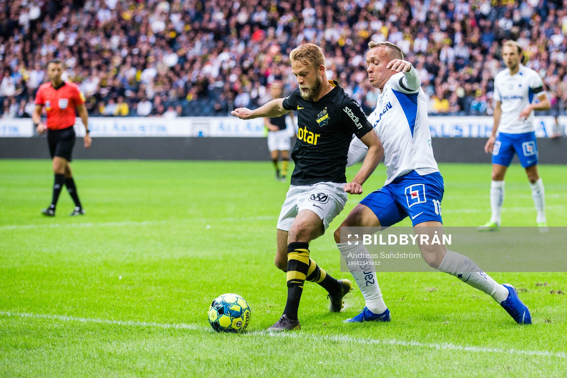 s Daniel Sundgren och IFK Norrköpings Gudmundur