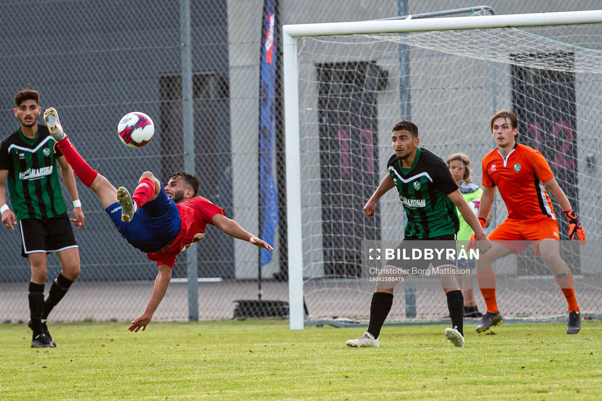 Höganäs Haydil Kret med en cykelspark under fotbollsmatchen i Division 3 Sydvästra Götaland mellan Höganäs och Högaborg den 25 juni 2019 i Höganäs.