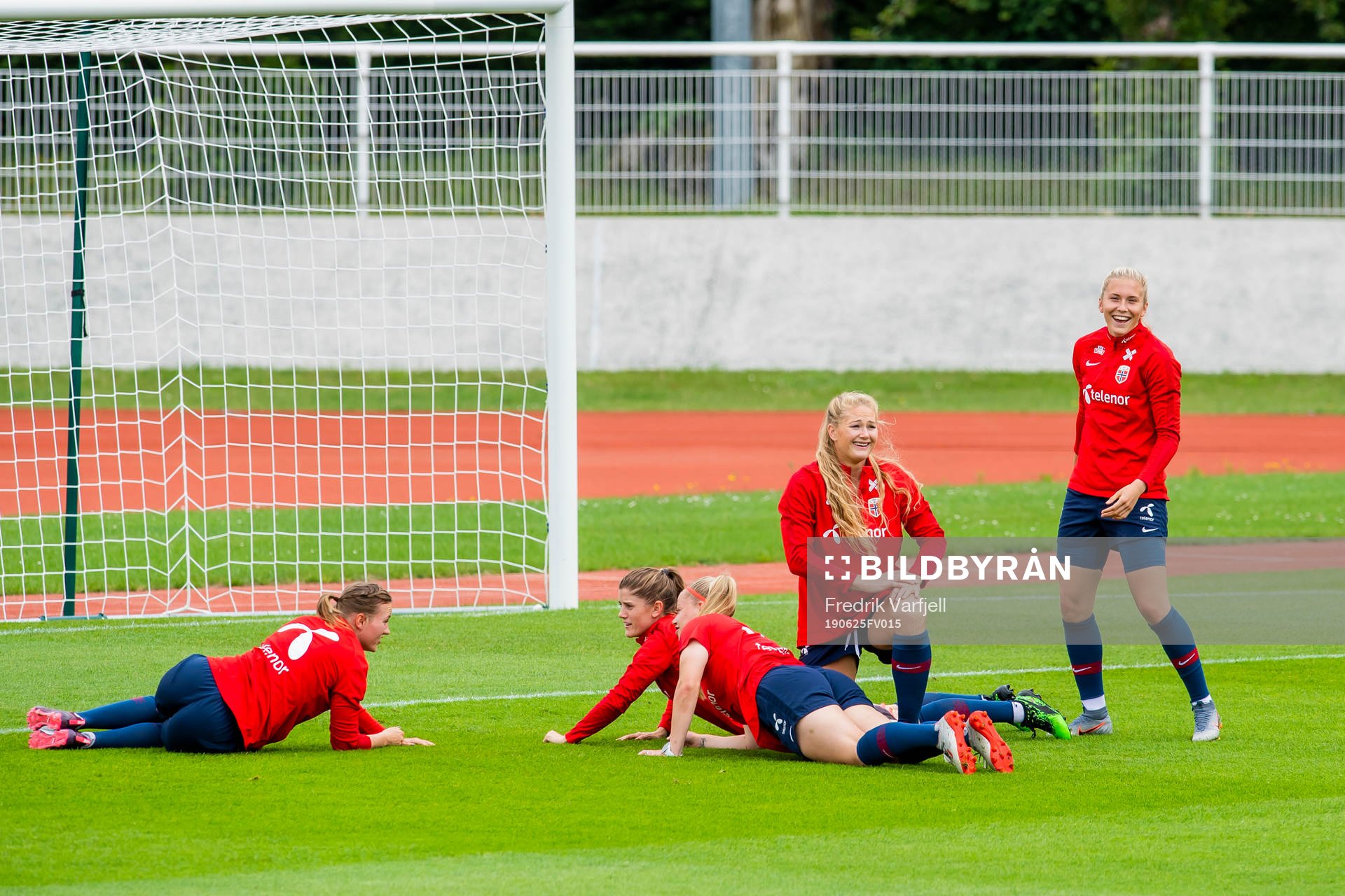 Kristine Minde, Maren Nævdal Mjelde, Therese Sessy