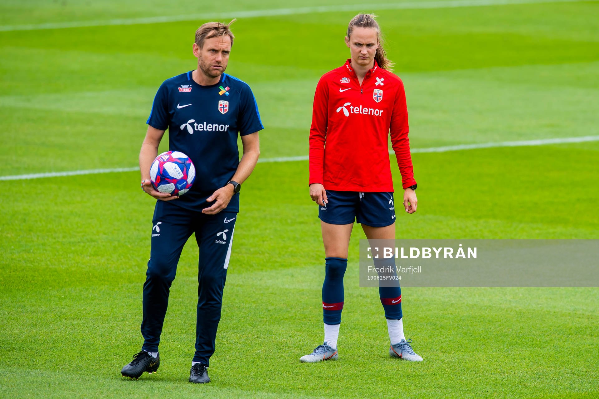 Martin Sjögren, head coach of Norway, and Caroline Graham