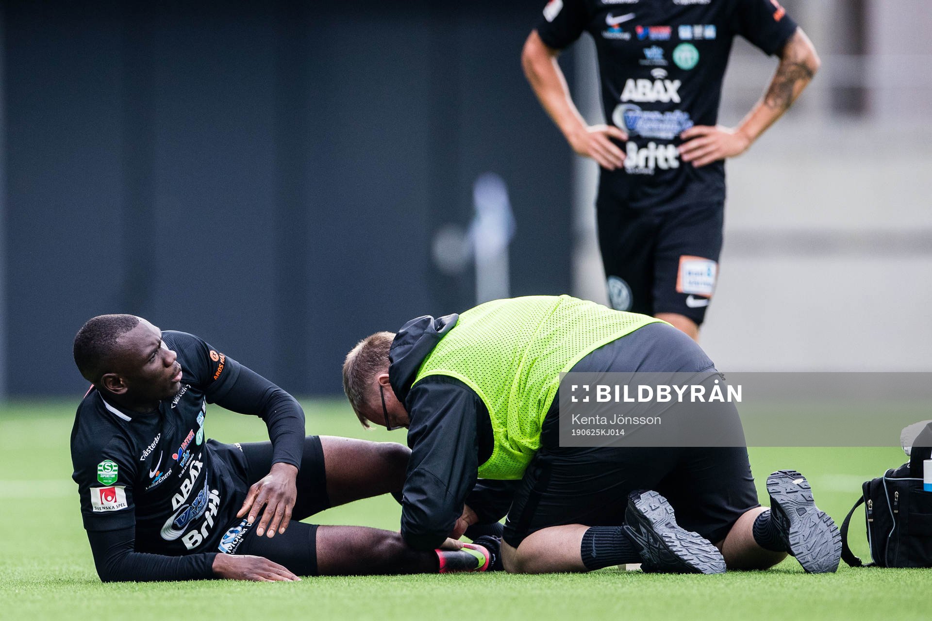 Västerås Ravy Tsouka Dozi skadas