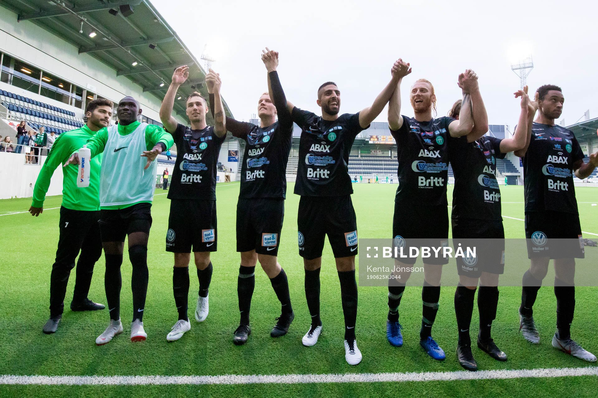 Västerås spelare jublar