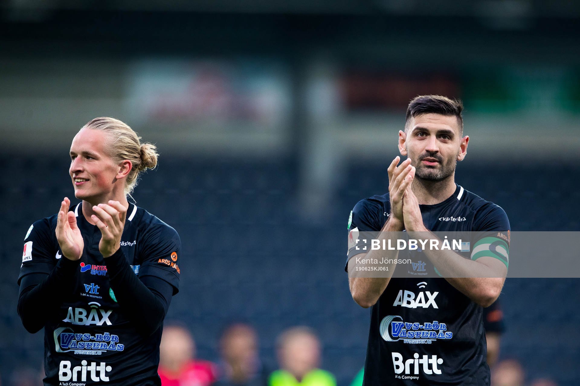 Västerås Douglas Karlberg och Ilir Berisha  jublar
