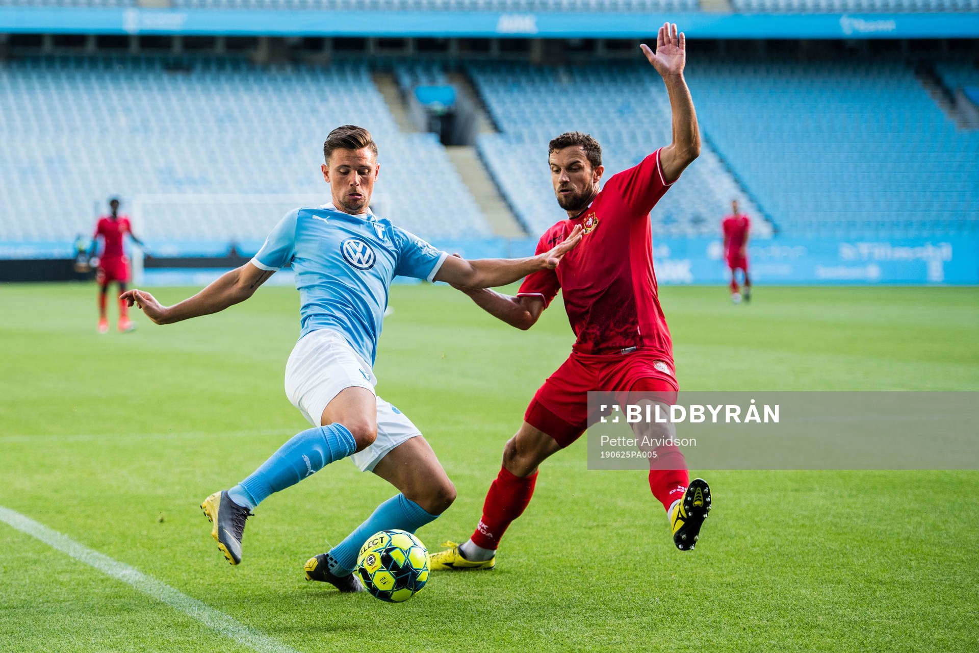 Malmö FFs Marcus Antonsson och Goricas Matija Spicic
