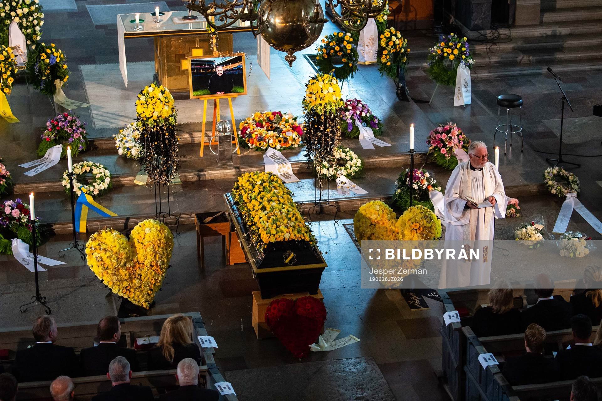 General view of the ceremony with preist Olle Carlsson