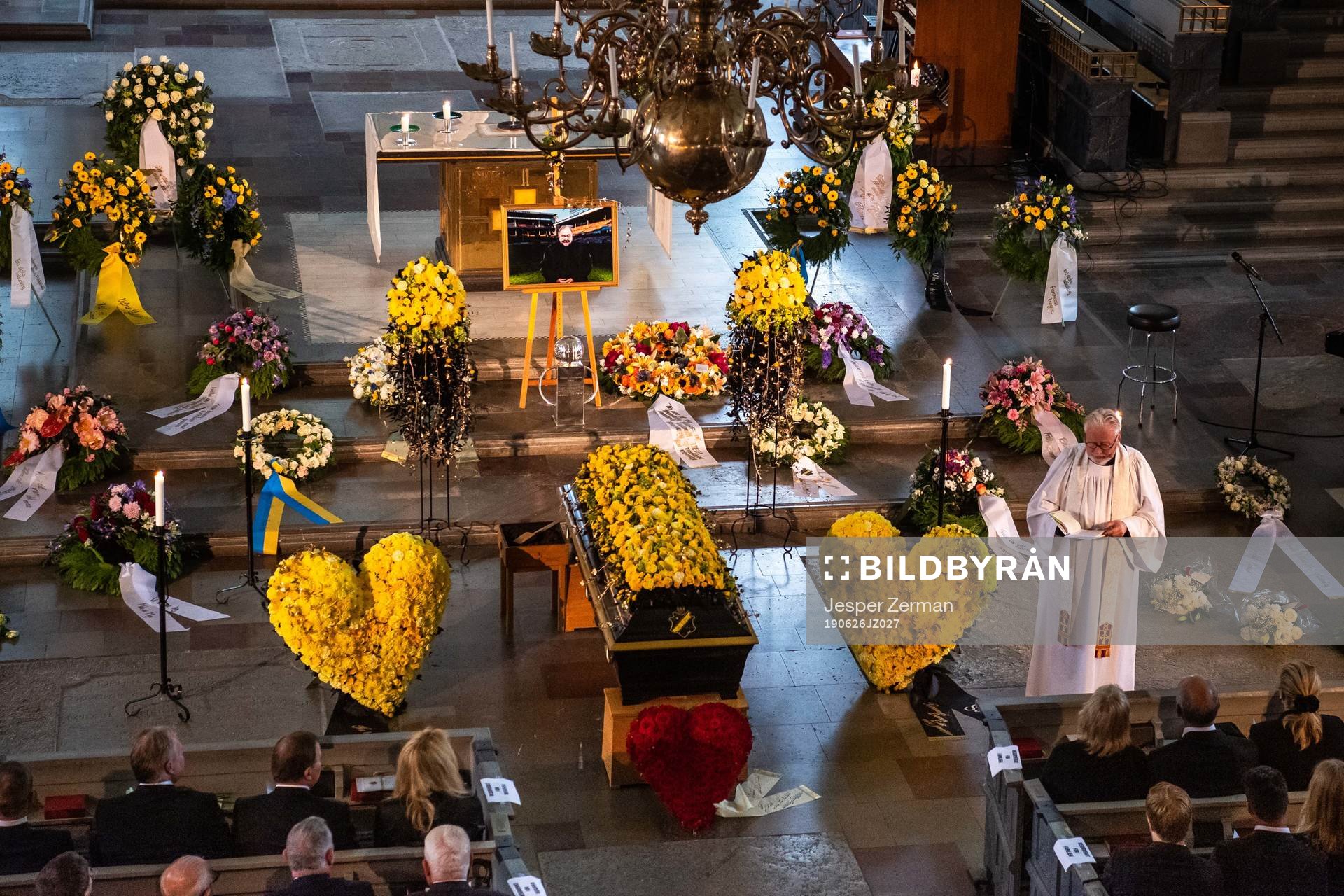 A general view of the ceremony with preist Olle Carlsson