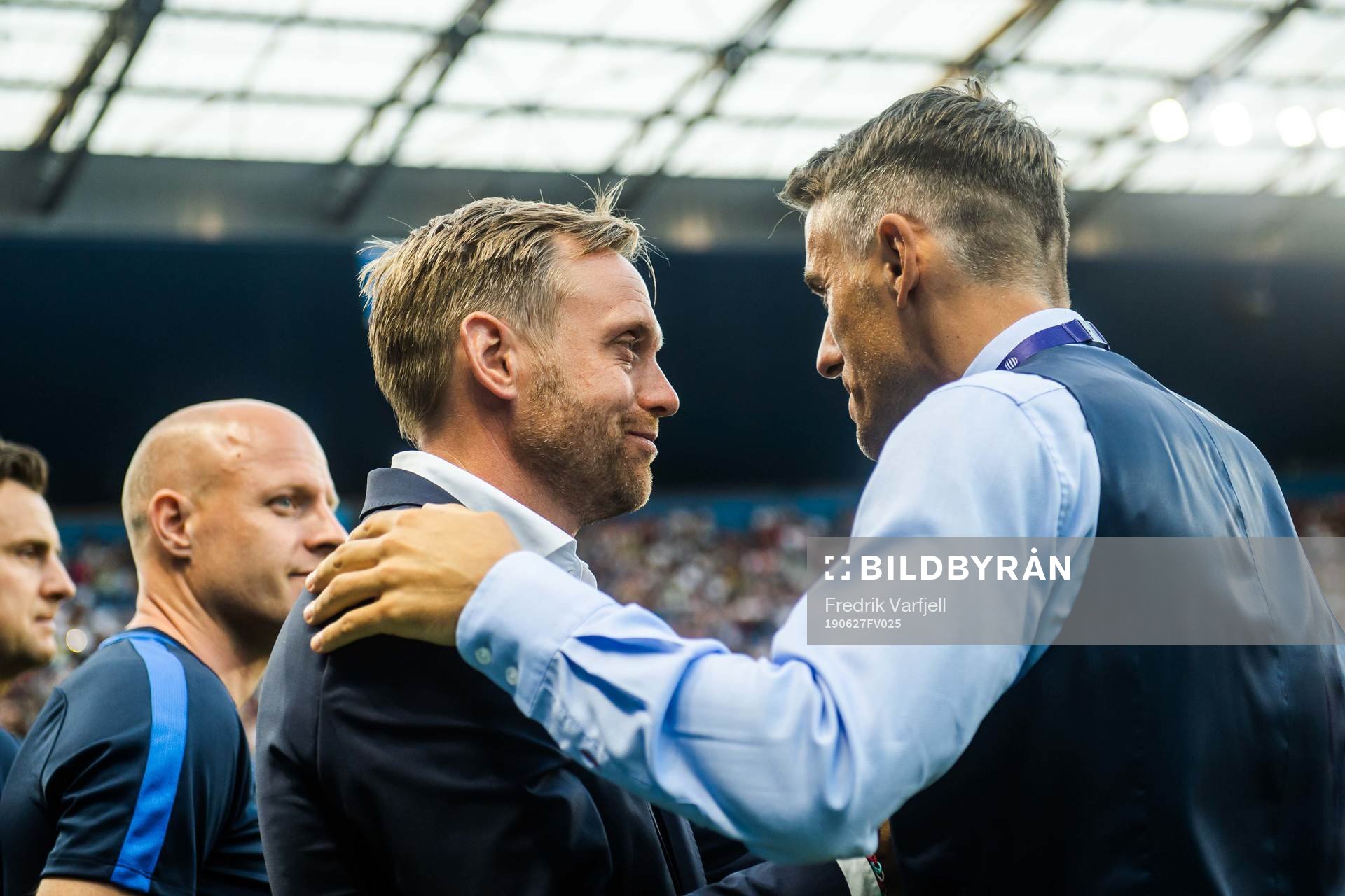 Martin Sjögren, head coach of Norway, and Phil Neville,