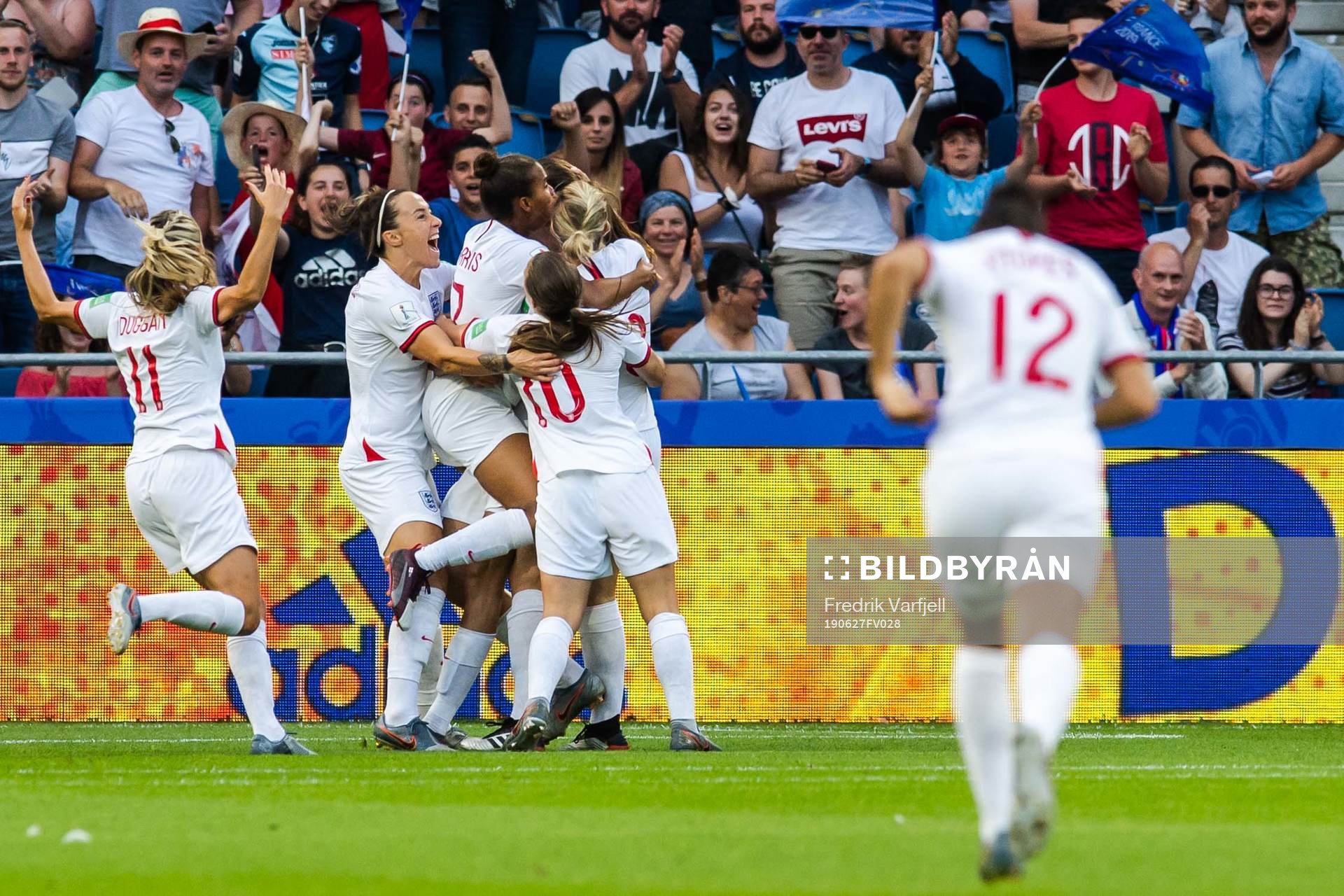 Players of England celebrate