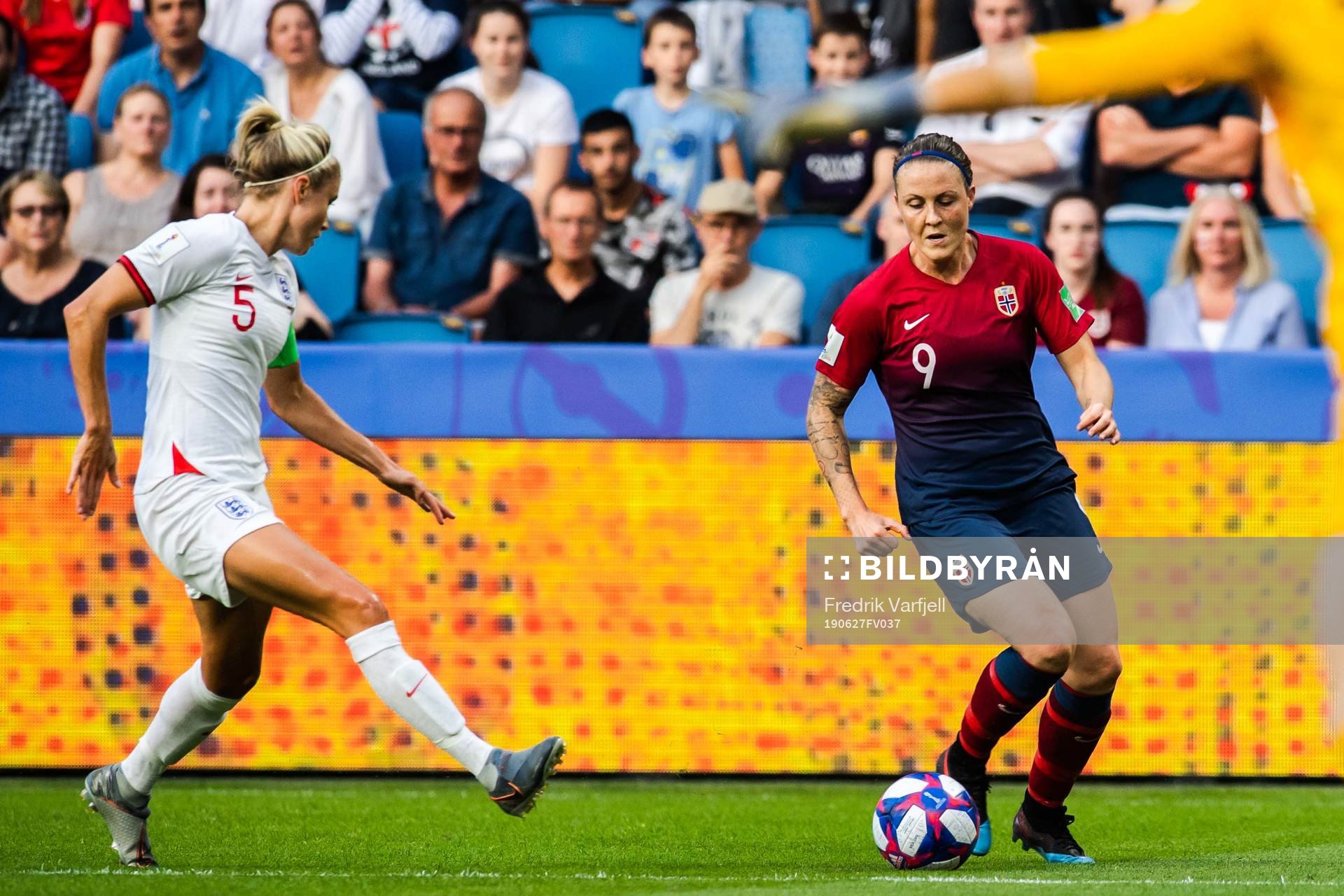 Steph Houghton of England and Isabell Lehn Herlovsen of