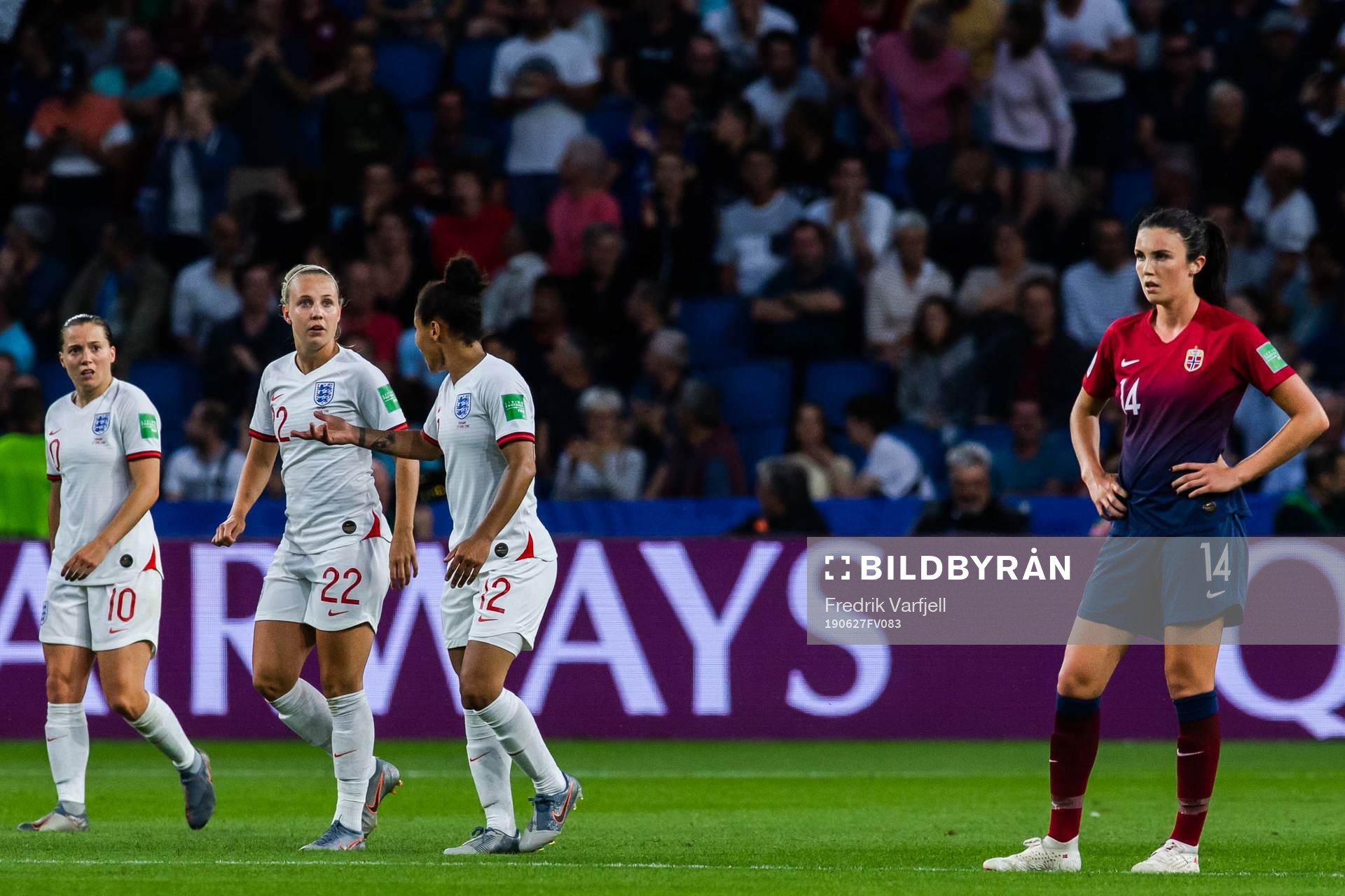 Fran Kirby, Beth Mead and Demi Stokes of England  celebrate