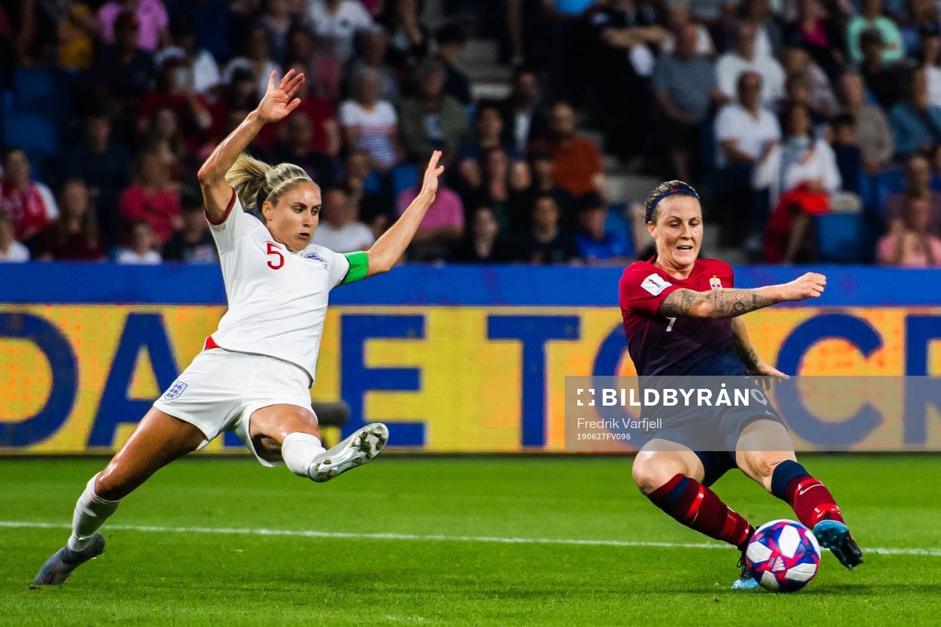Steph Houghton of England and Isabell Lehn Herlovsen of