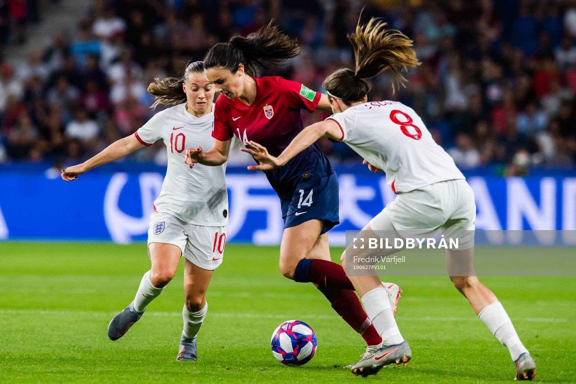 Fran Kirby and Jill Scott of England against Leah