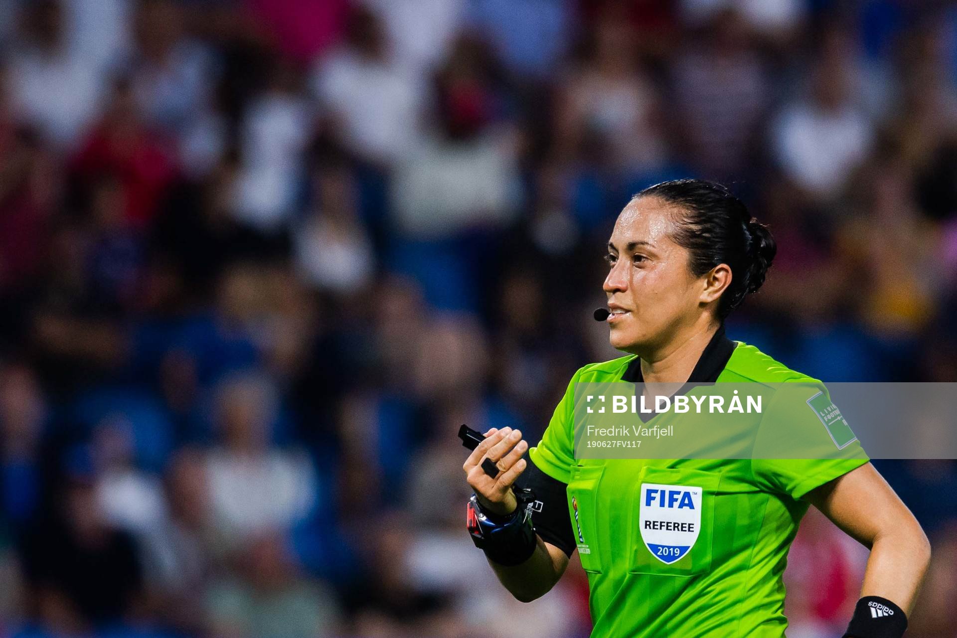 Referee Lucila Venegas
