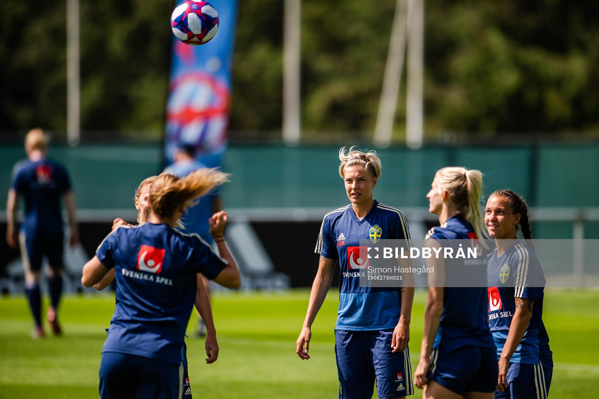 Lina Hurtig and Julia Zigiotti Olme of Sweden