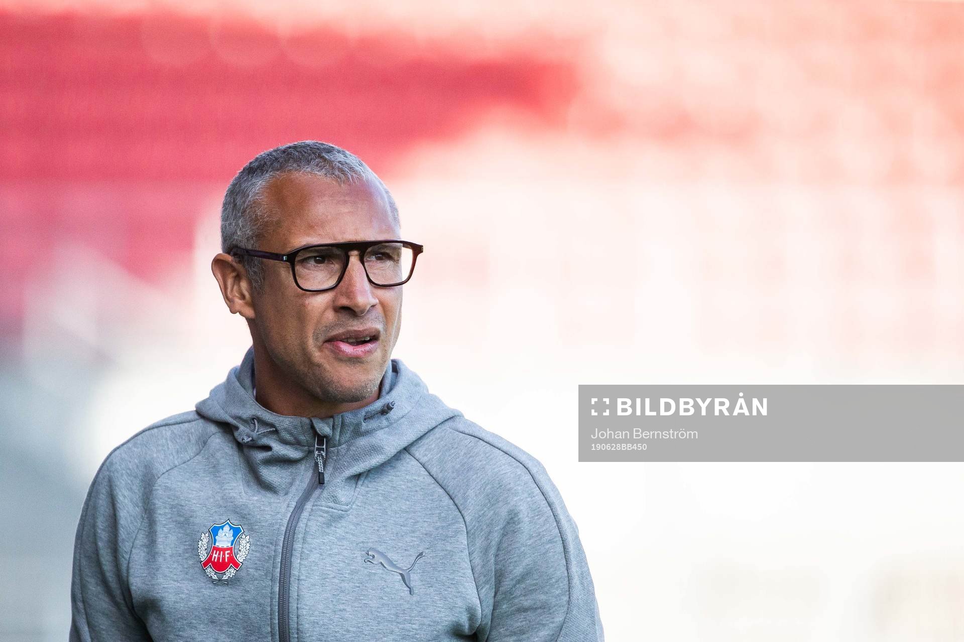 Helsingborgs tränare Henrik Larsson under fotbollsmatchen i Allsvenskan mellan Örebro och Helsingborg den 28 juni 2019 i Örebro.