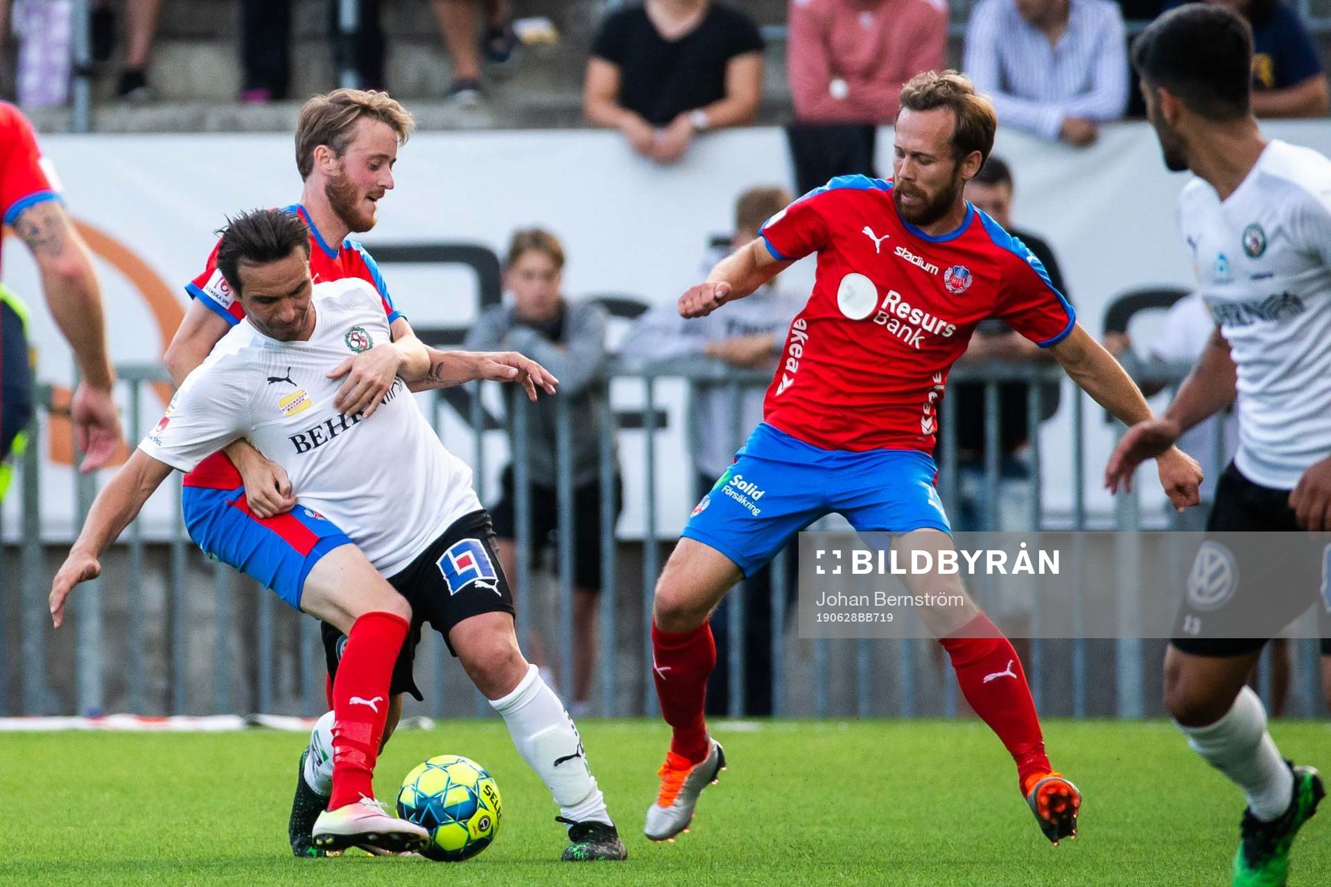 Helsingborgs Rasmus Jönsson och Örebros Nordin Gerzic