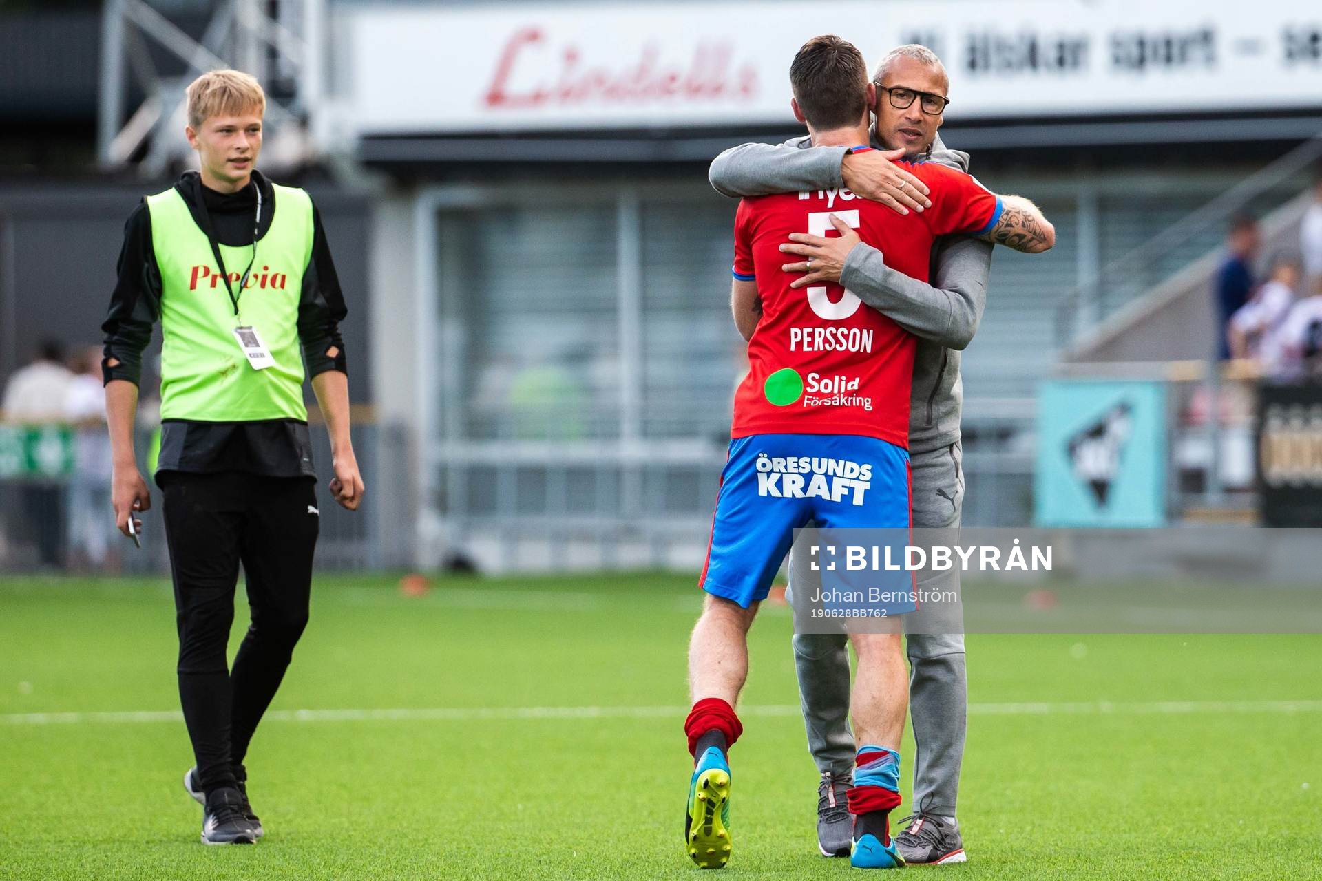 Helsingborgs tränare Henrik Larsson kamrat om av Johan