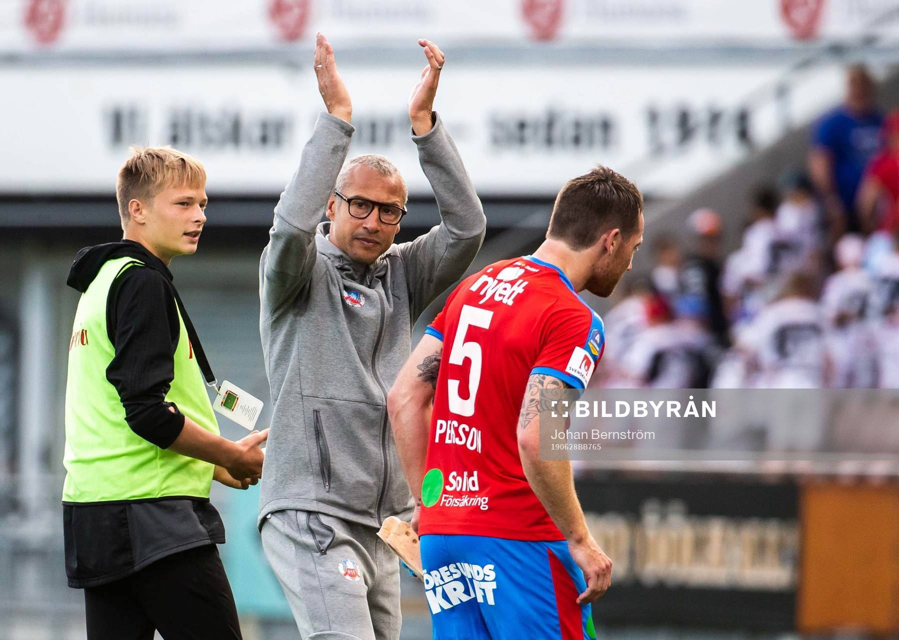 Helsingborgs tränare Henrik Larsson jublar