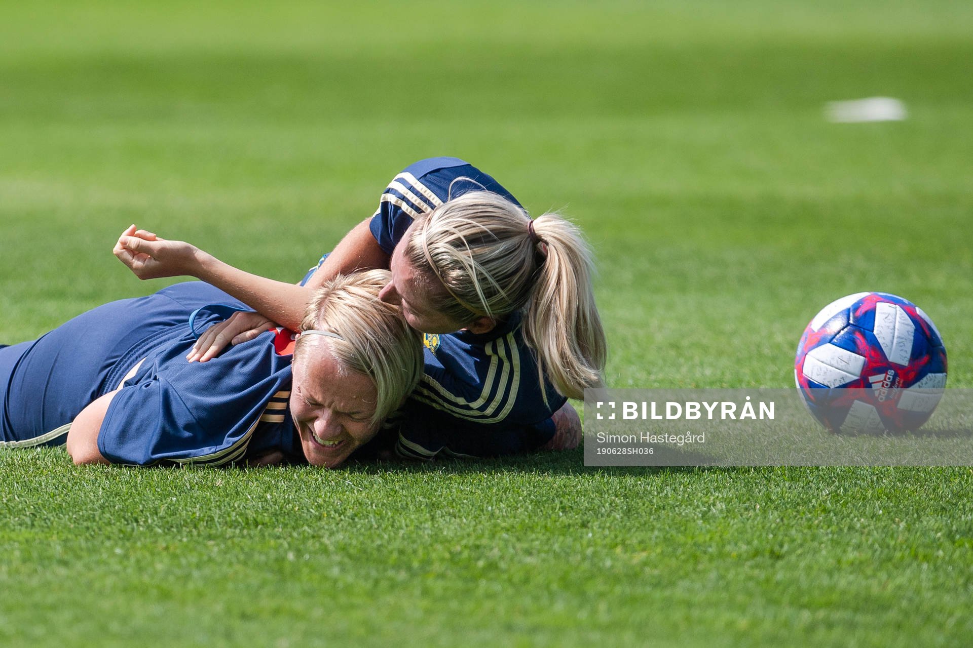 Nilla Fischer and Linda Sembrant of Sweden