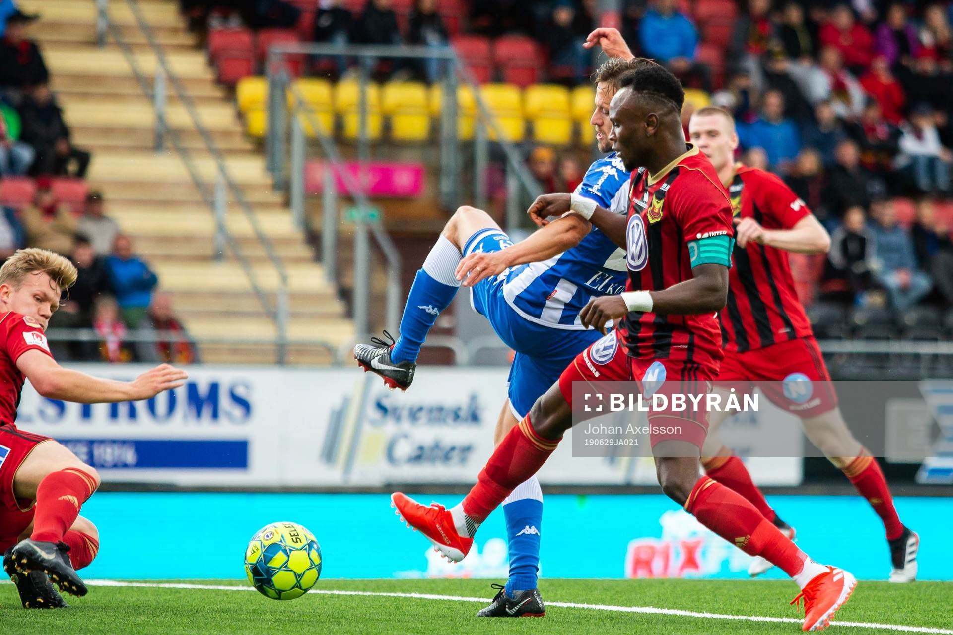 IFK Göteborgs Alhassan Yusuf Abdullahi och Östersunds Sam