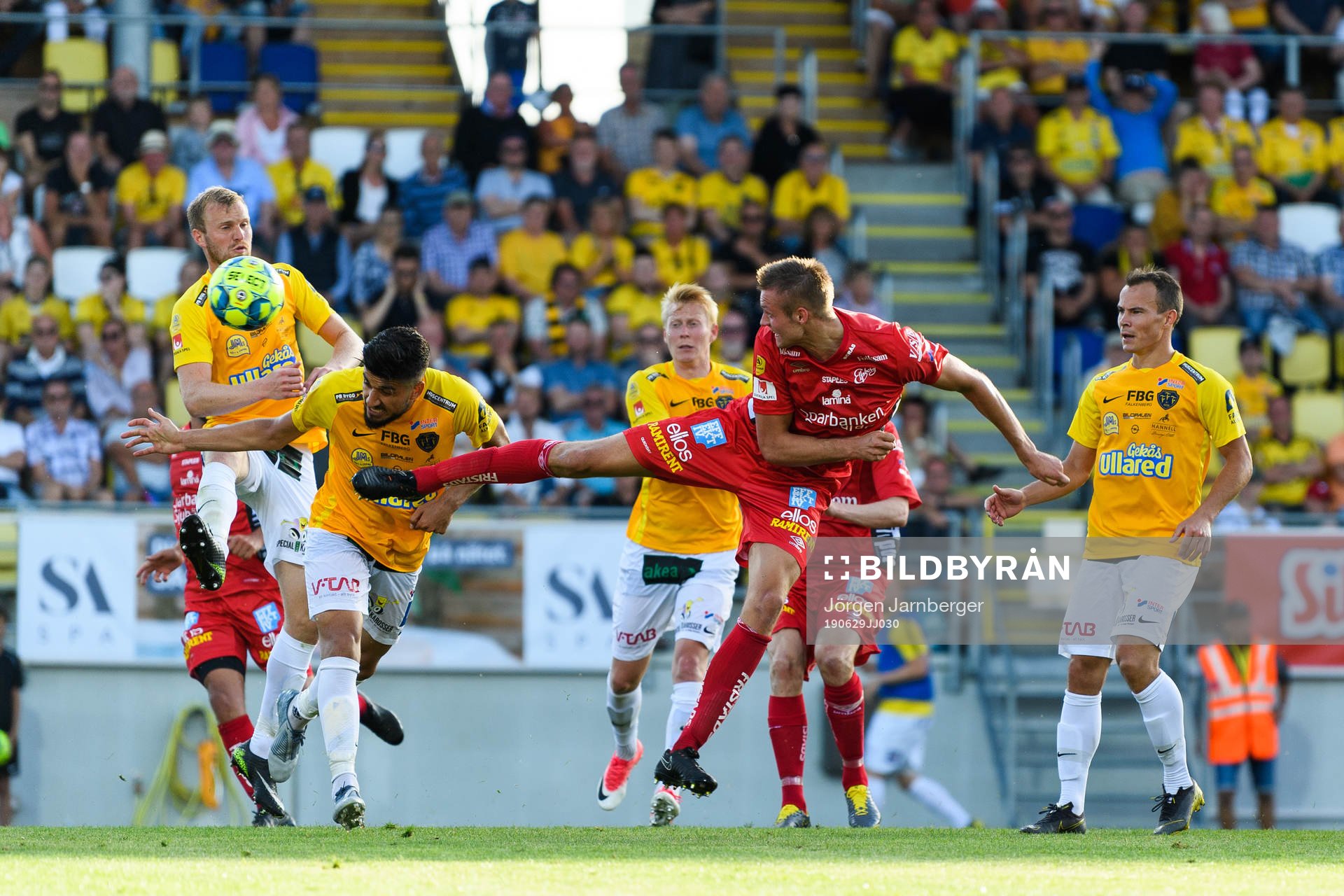 Elfsborgs Stian Rode Gregersen och Falkenbergs Mahmut Özen