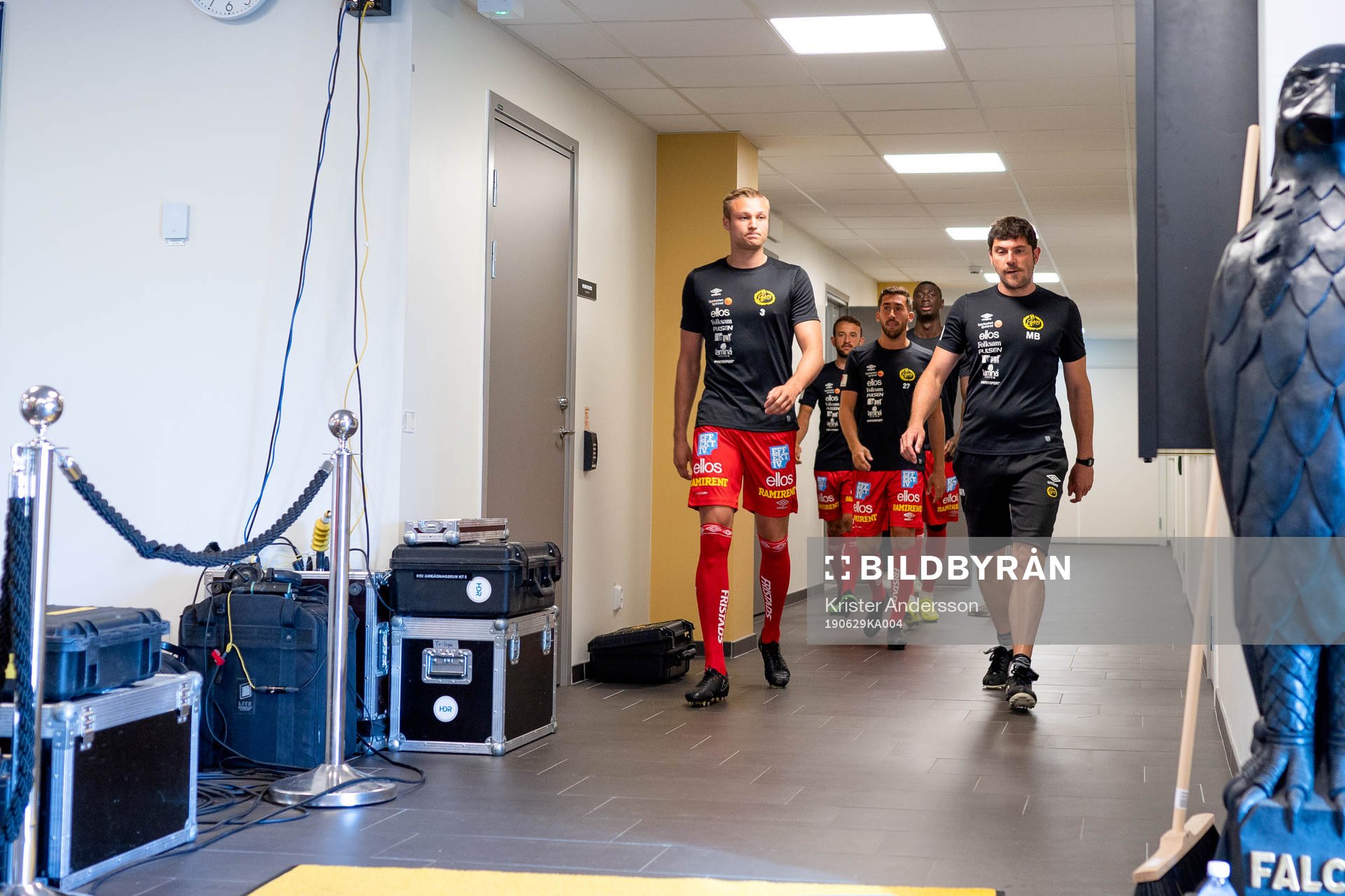 Elfsborgs spelare på väg in före fotbollsmatchen i
