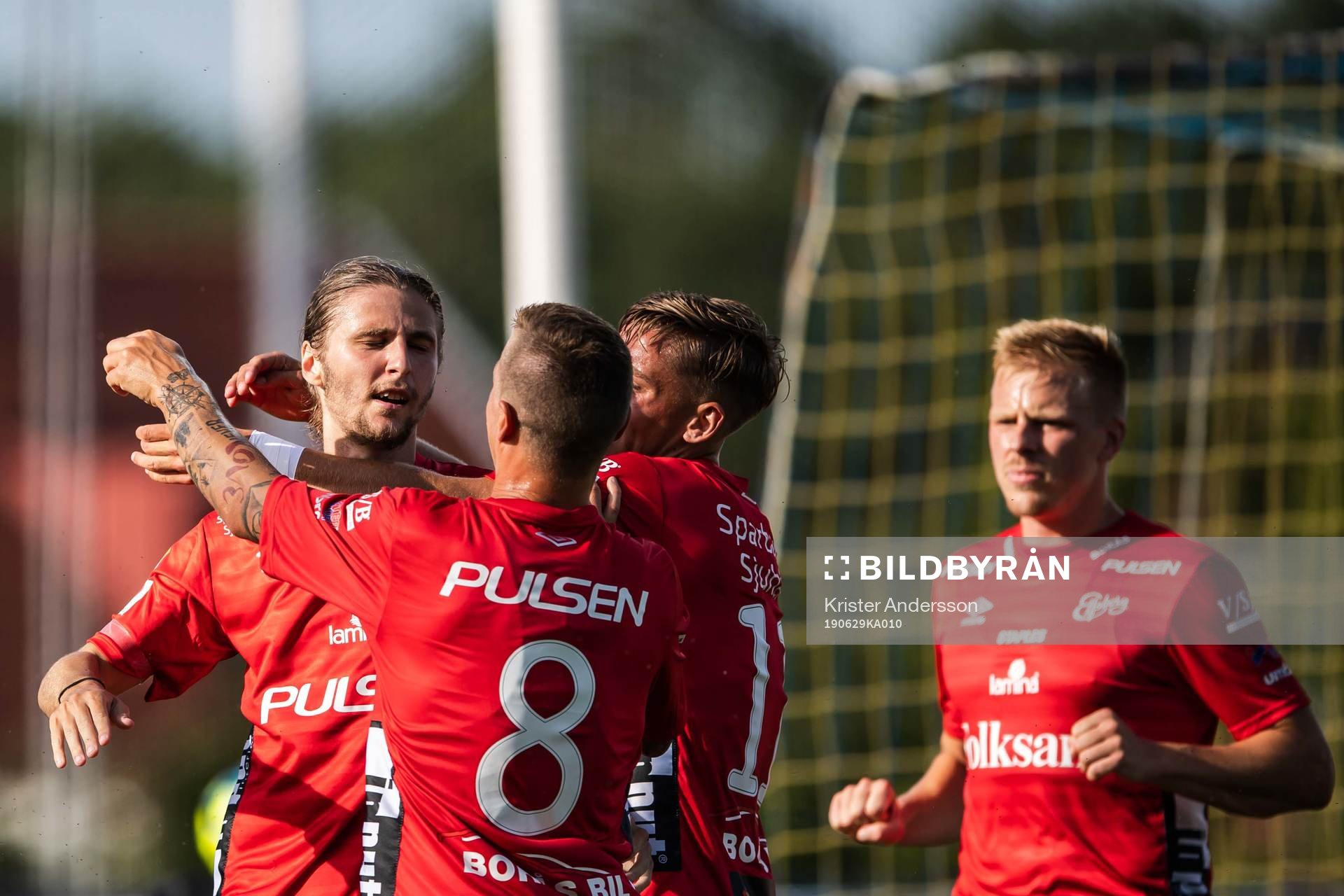 Elfsborgs Pawel Cibicki jublar med lagkamrater